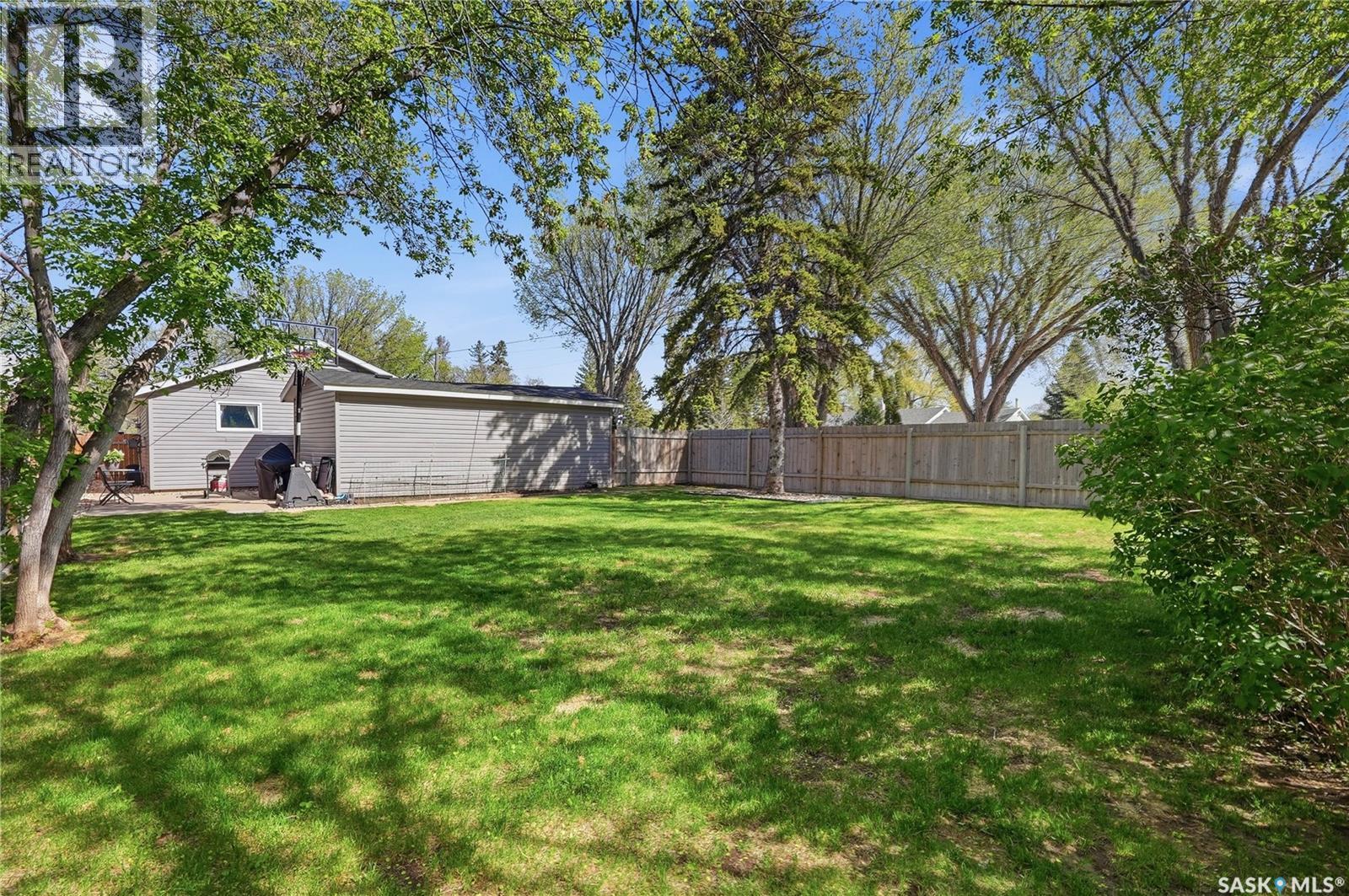 901 R Avenue N, Saskatoon, SK - Outdoor
