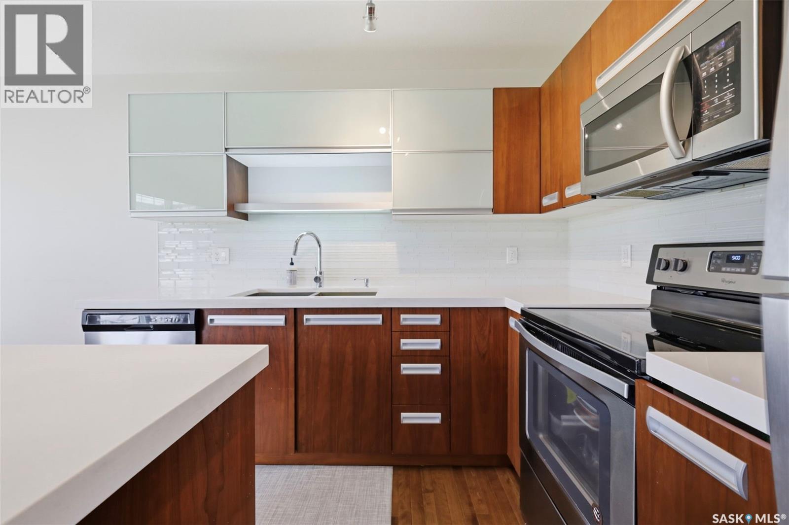 427 1303 Paton Crescent, Saskatoon, SK - Indoor Photo Showing Kitchen With Double Sink With Upgraded Kitchen