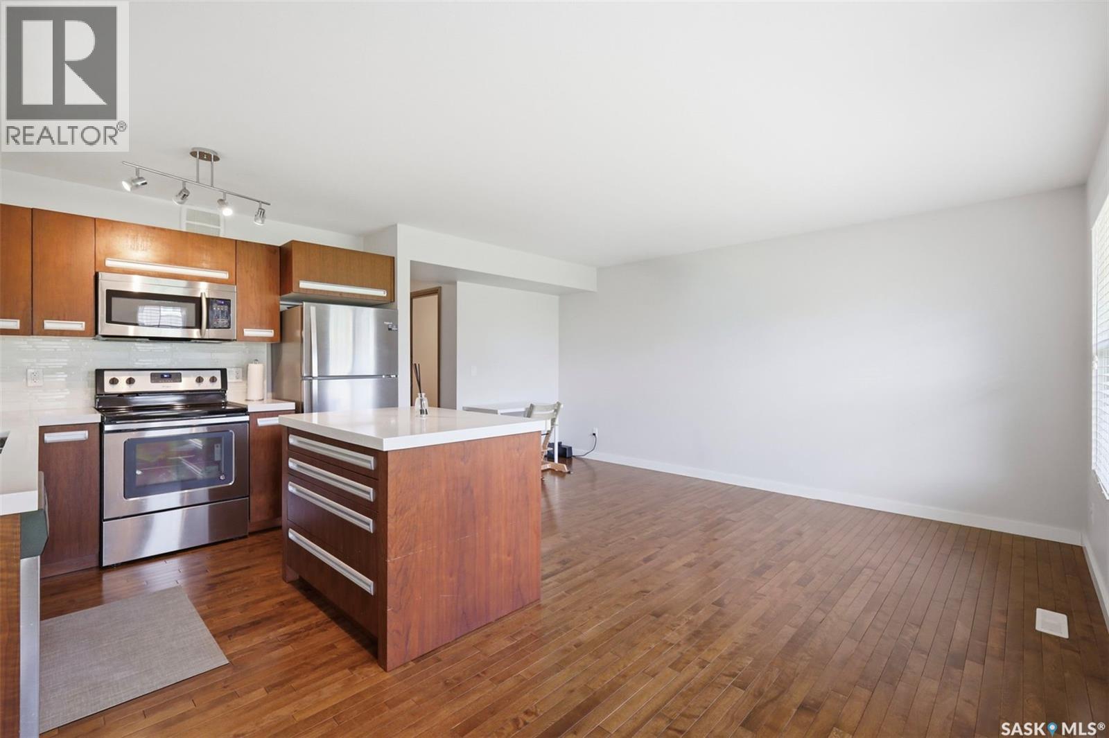 427 1303 Paton Crescent, Saskatoon, SK - Indoor Photo Showing Kitchen With Stainless Steel Kitchen