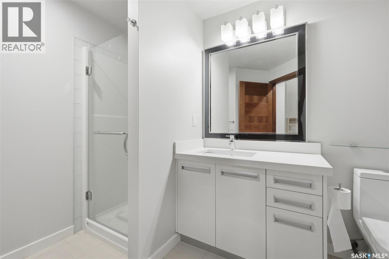 427 1303 Paton Crescent, Saskatoon, SK - Indoor Photo Showing Bathroom