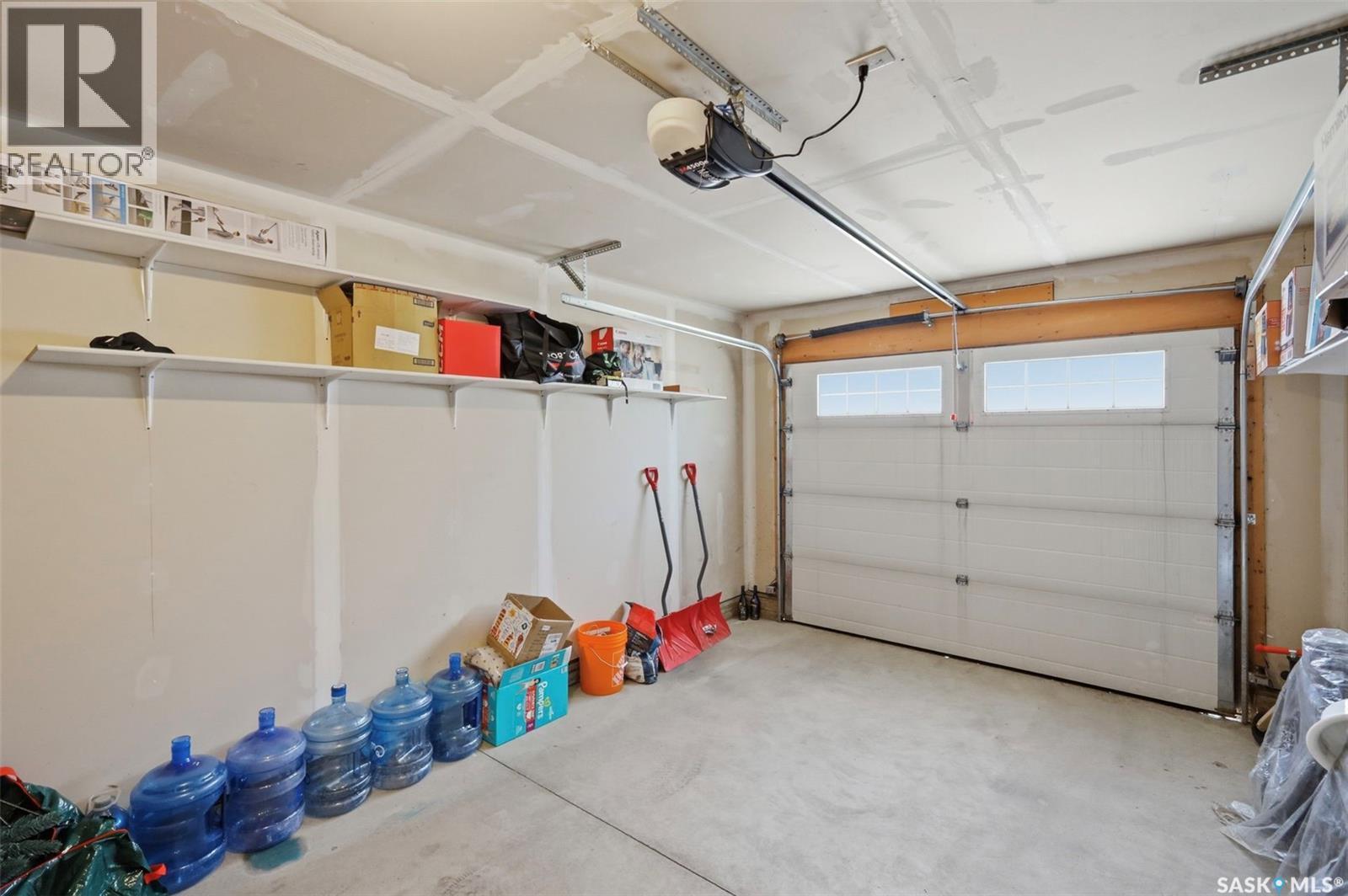 427 1303 Paton Crescent, Saskatoon, SK - Indoor Photo Showing Garage