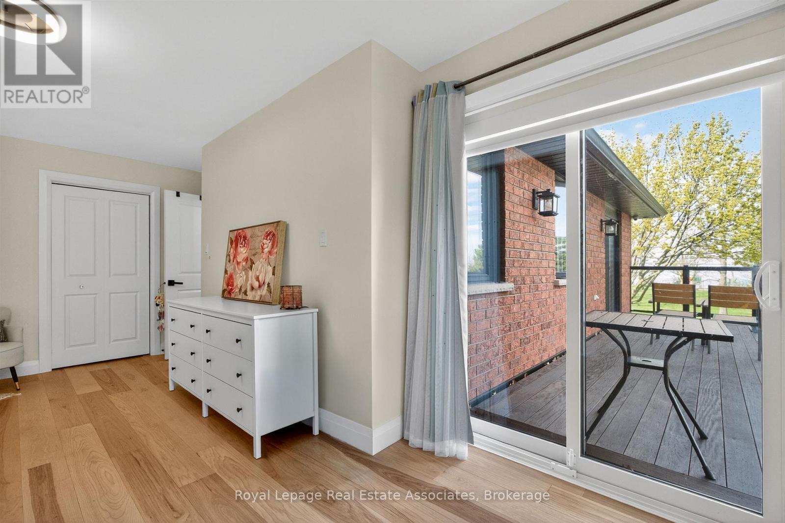 382 Nelles Road N, Grimsby, ON - Indoor