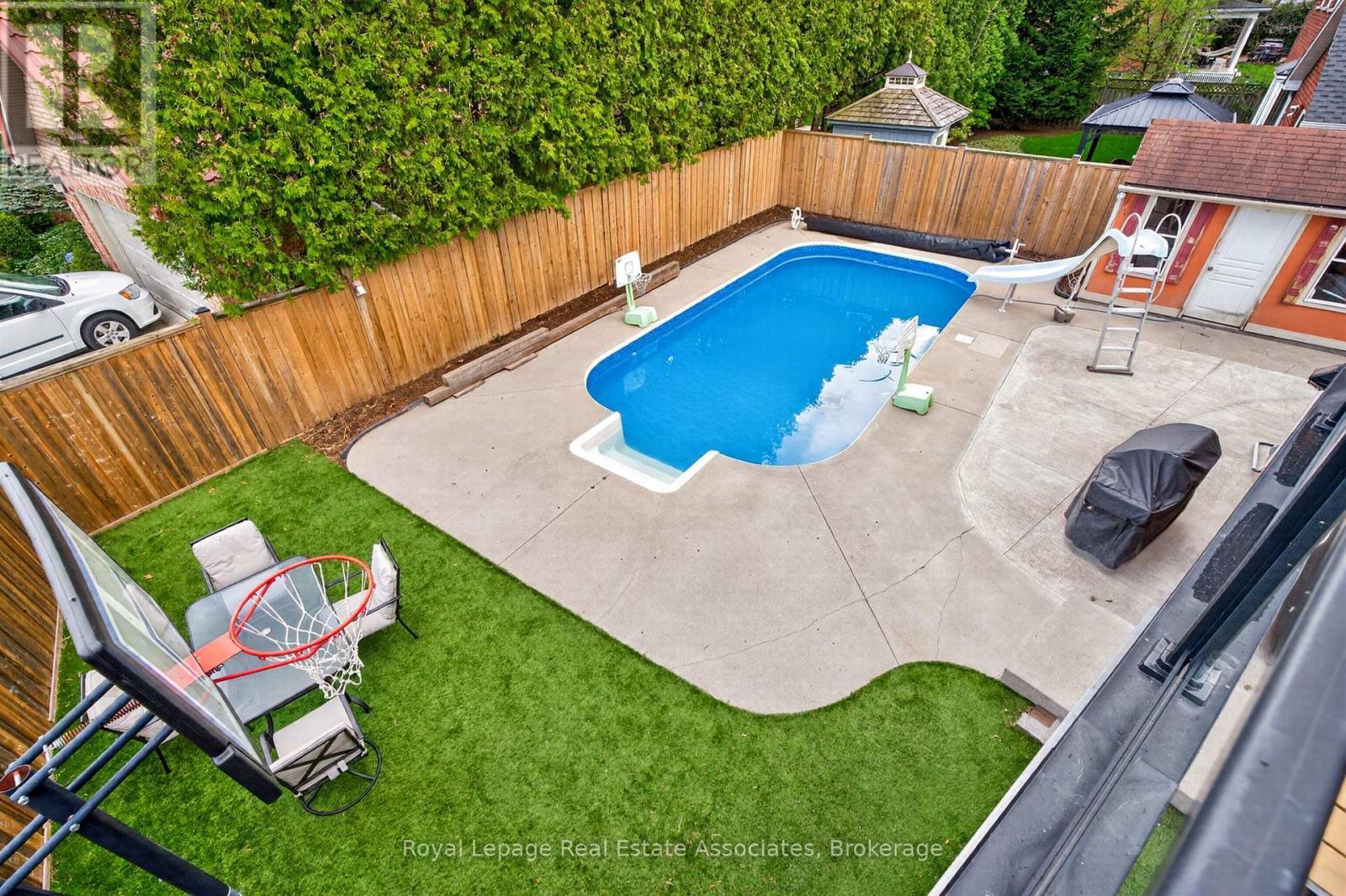 382 Nelles Road N, Grimsby, ON - Outdoor With In Ground Pool With Deck Patio Veranda