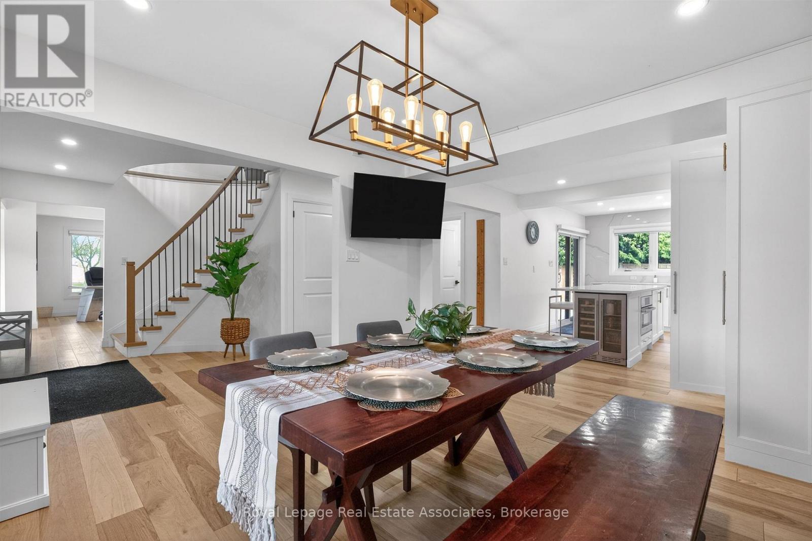 382 Nelles Road N, Grimsby, ON - Indoor Photo Showing Dining Room