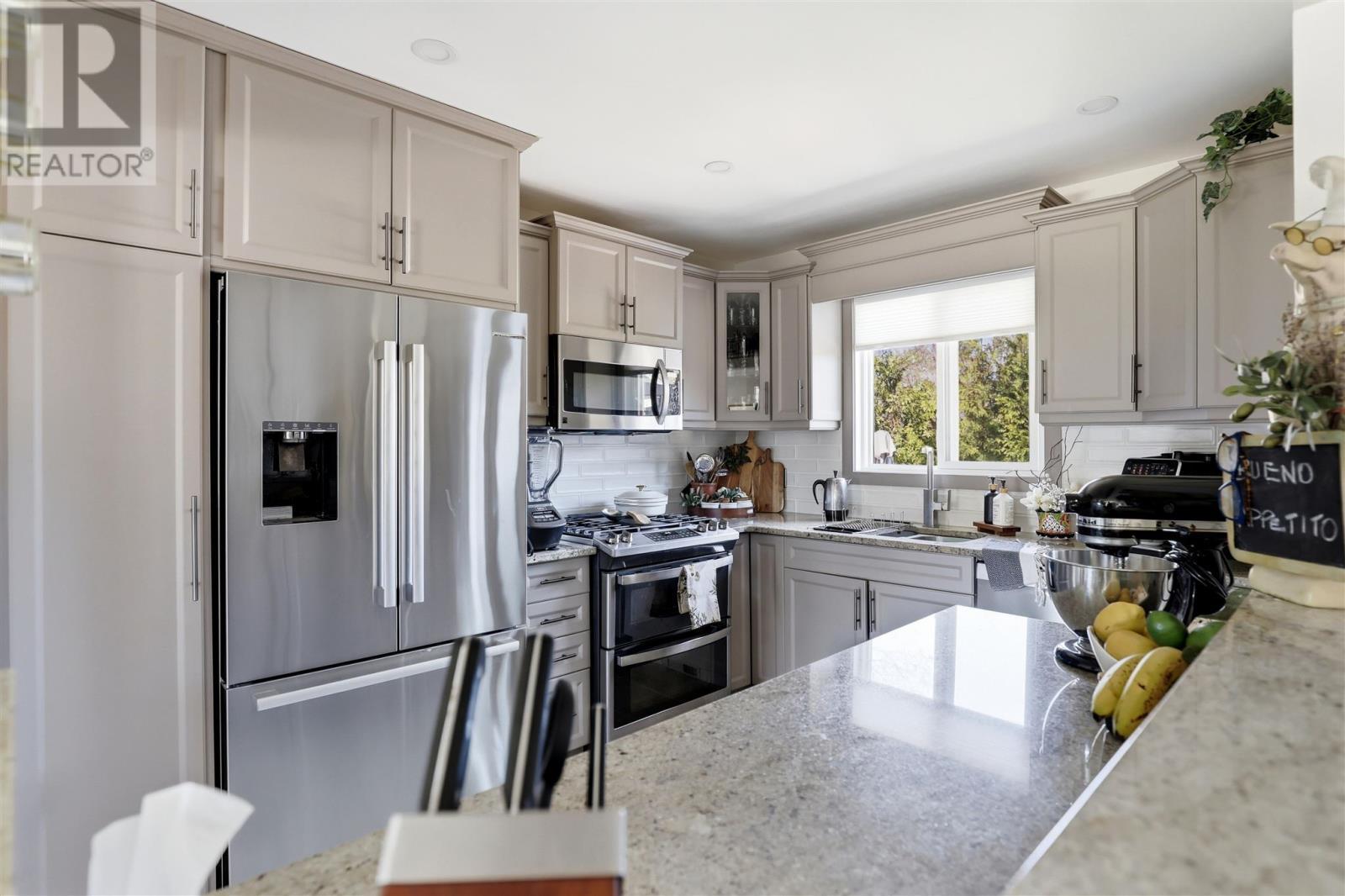 288 River Rd, Sault Ste. Marie, ON - Indoor Photo Showing Kitchen With Stainless Steel Kitchen