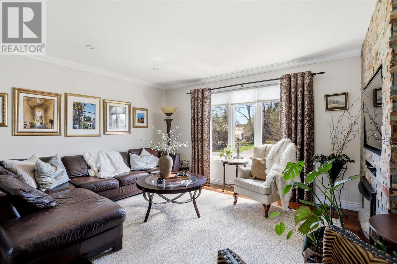 288 River Rd, Sault Ste. Marie, ON - Indoor Photo Showing Living Room