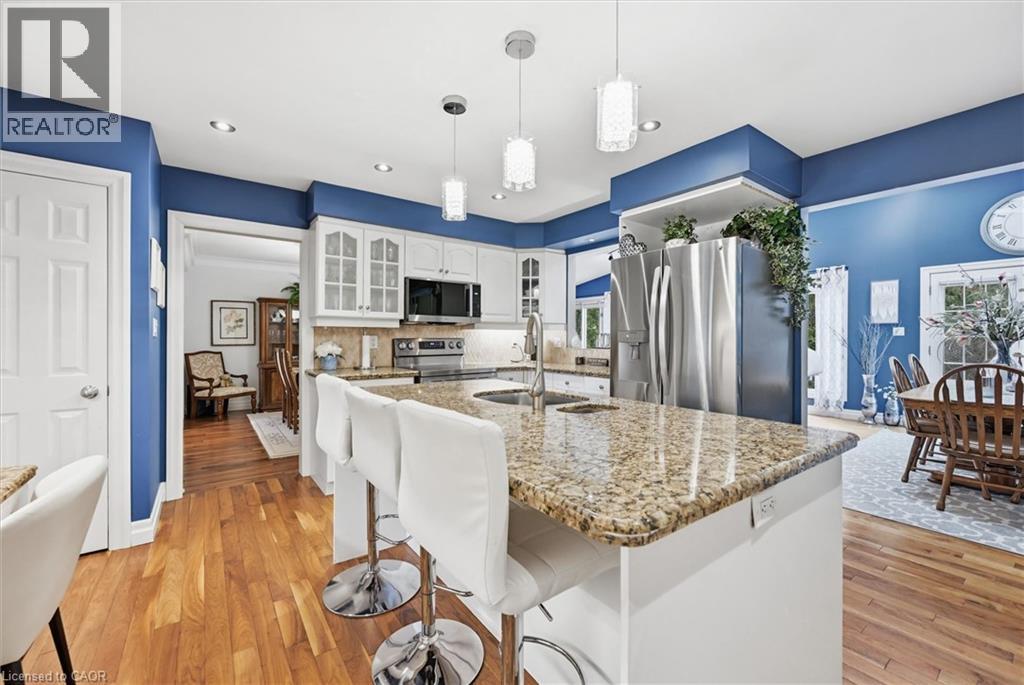 285 Glen Afton Drive, Burlington, ON - Indoor Photo Showing Kitchen With Stainless Steel Kitchen With Upgraded Kitchen