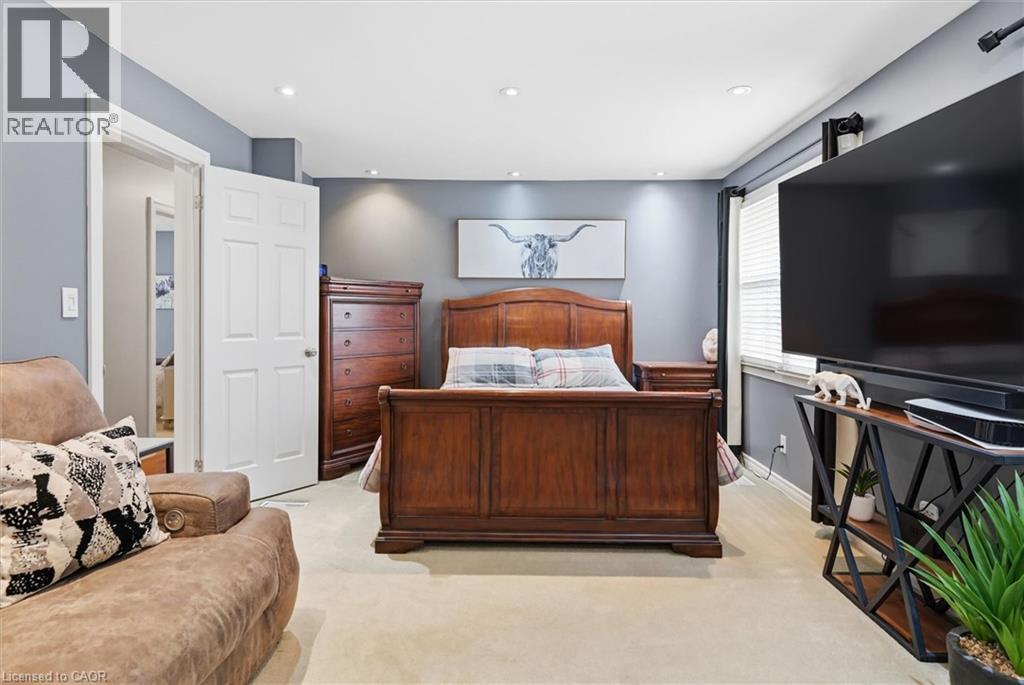 285 Glen Afton Drive, Burlington, ON - Indoor Photo Showing Bedroom