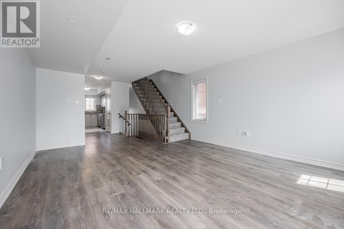 2496 Rosedrop Path, Oshawa, ON - Indoor Photo Showing Other Room