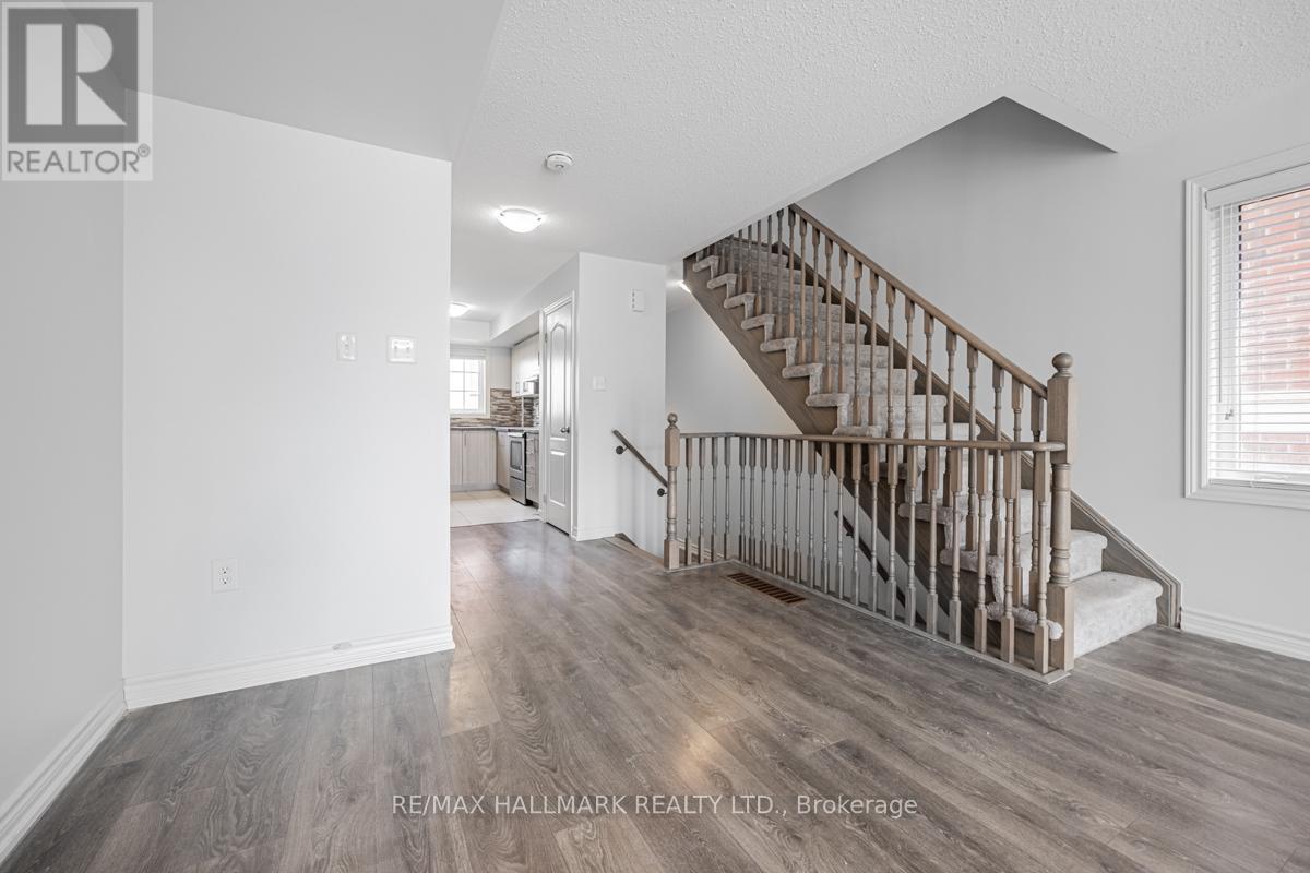 2496 Rosedrop Path, Oshawa, ON - Indoor Photo Showing Other Room
