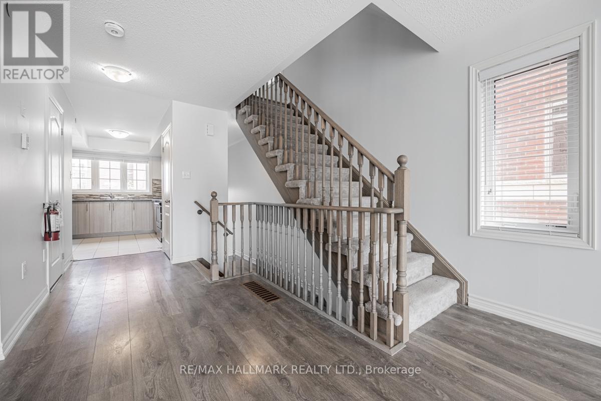 2496 Rosedrop Path, Oshawa, ON - Indoor Photo Showing Other Room