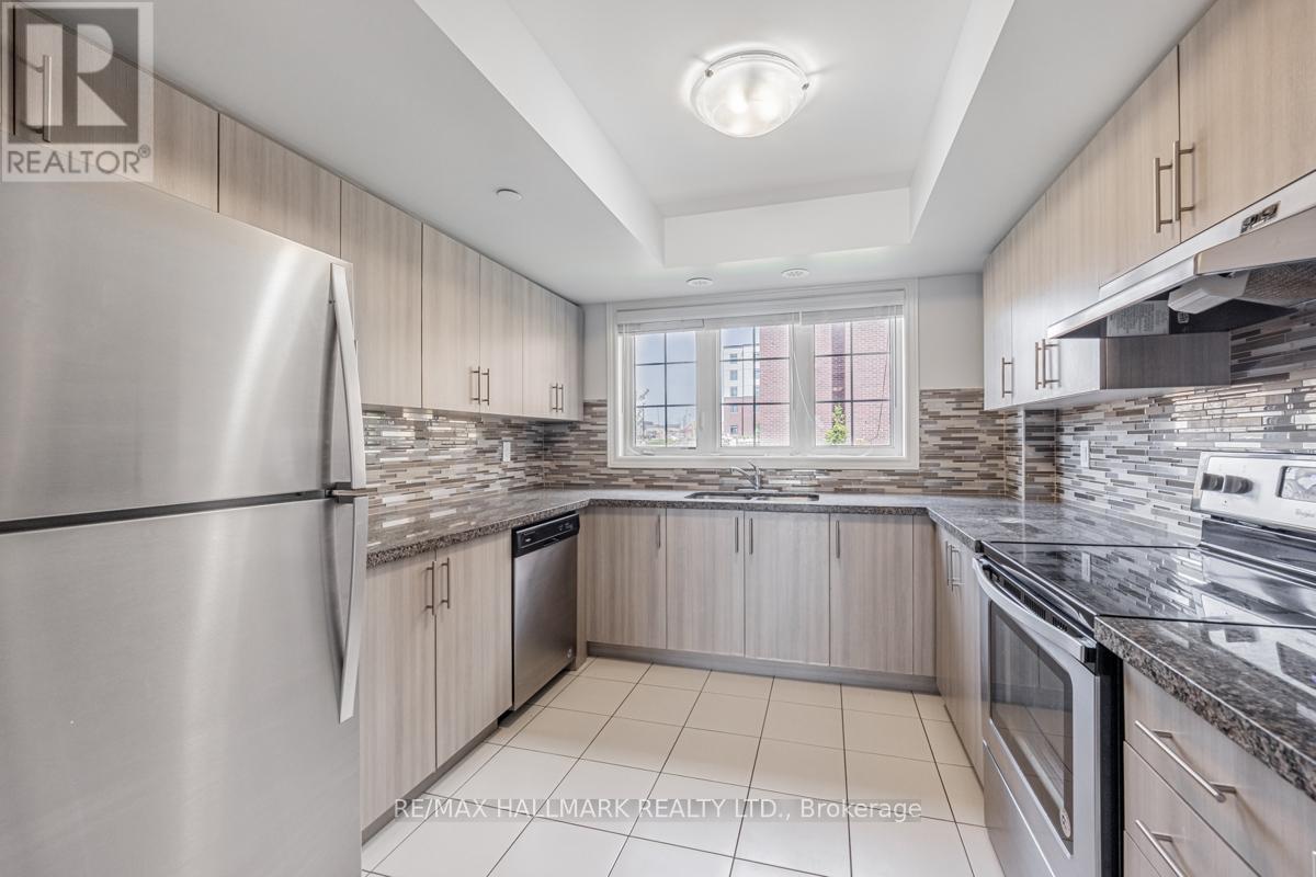 2496 Rosedrop Path, Oshawa, ON - Indoor Photo Showing Kitchen With Stainless Steel Kitchen With Upgraded Kitchen