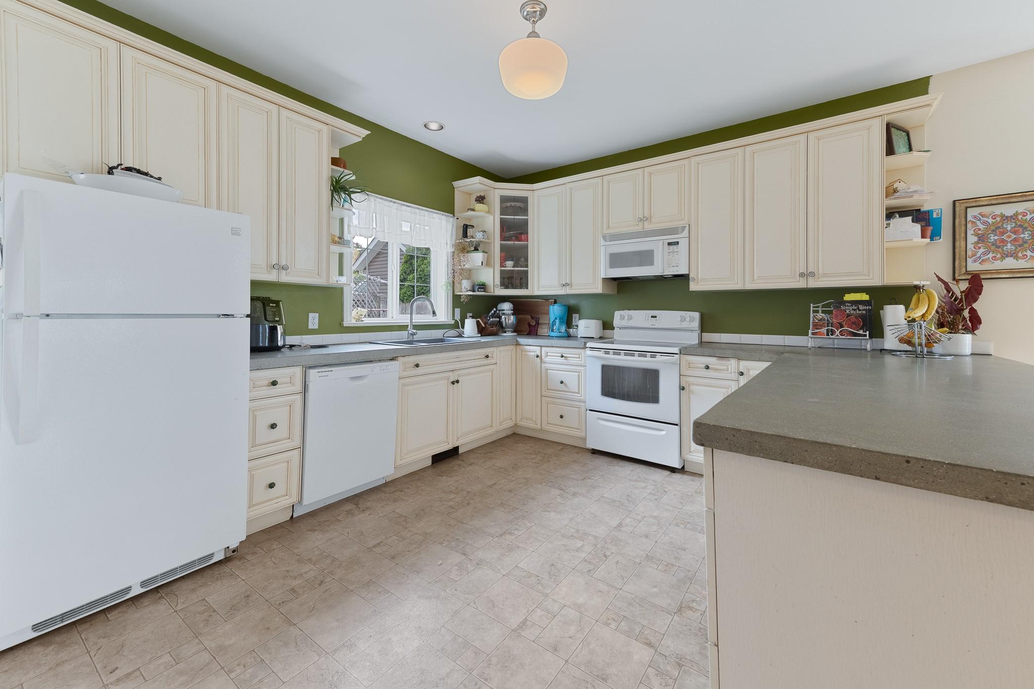 412 10Th Avenue, Creston, BC