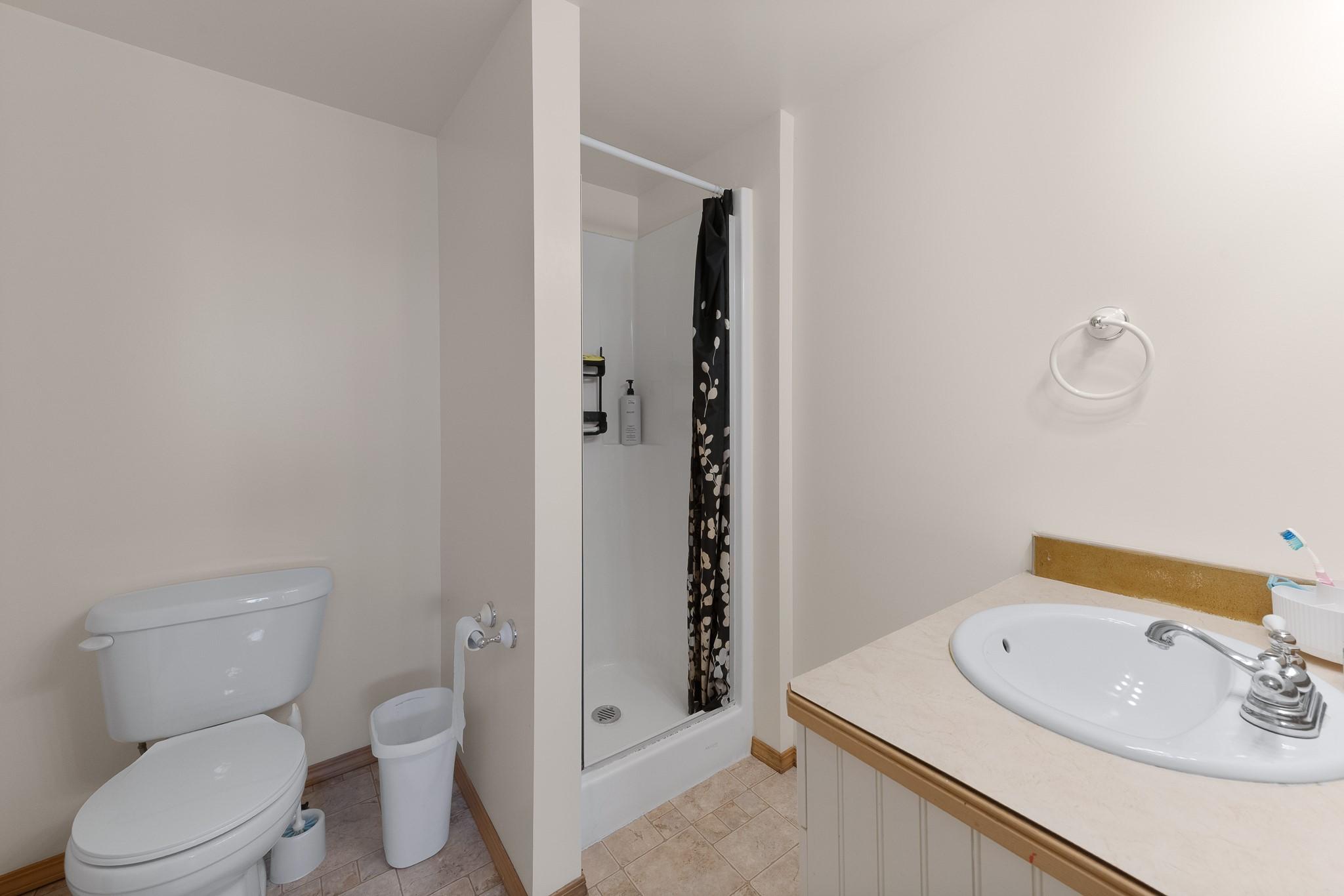 412 10Th Avenue, Creston, BC