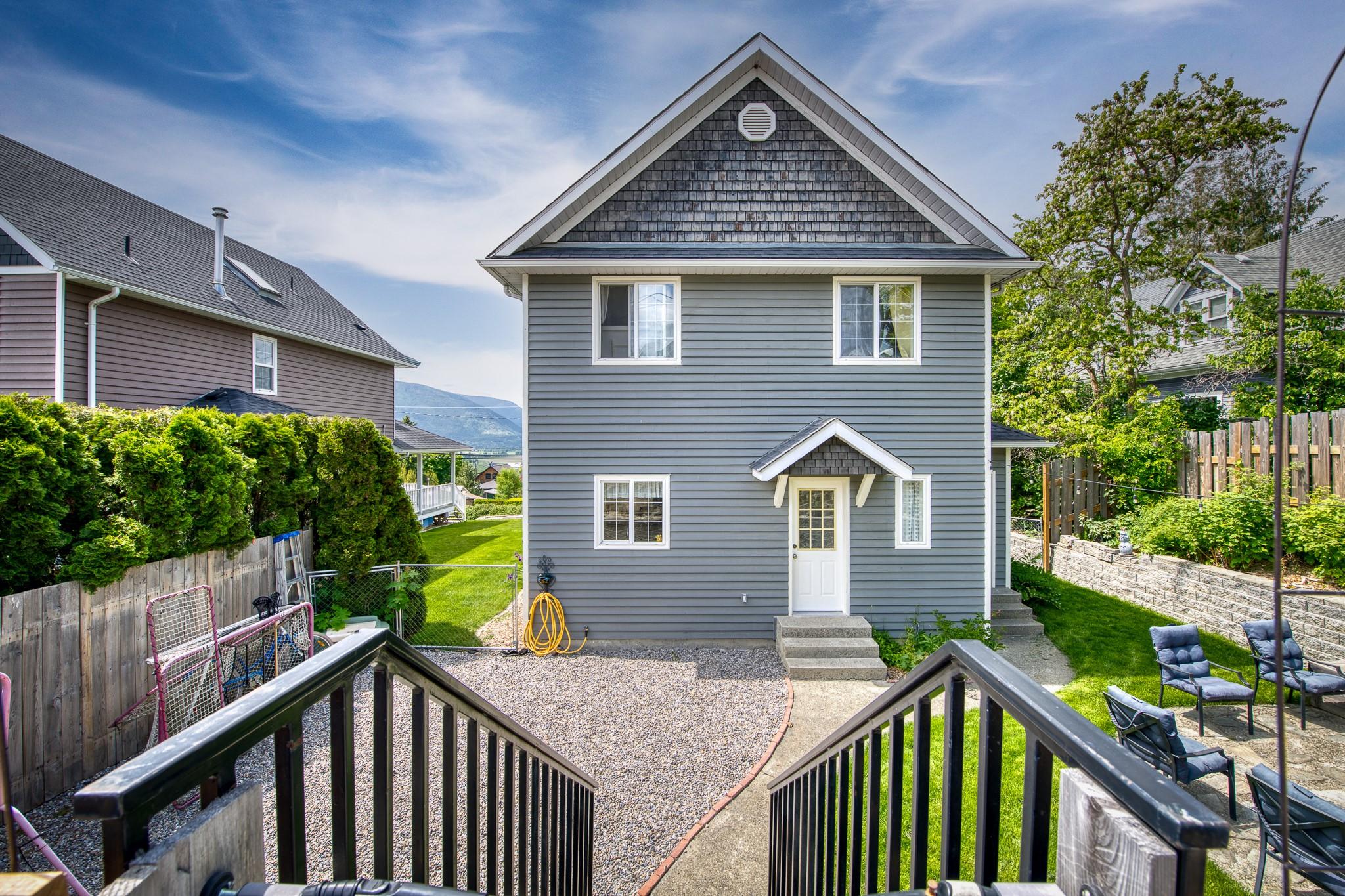 412 10Th Avenue, Creston, BC