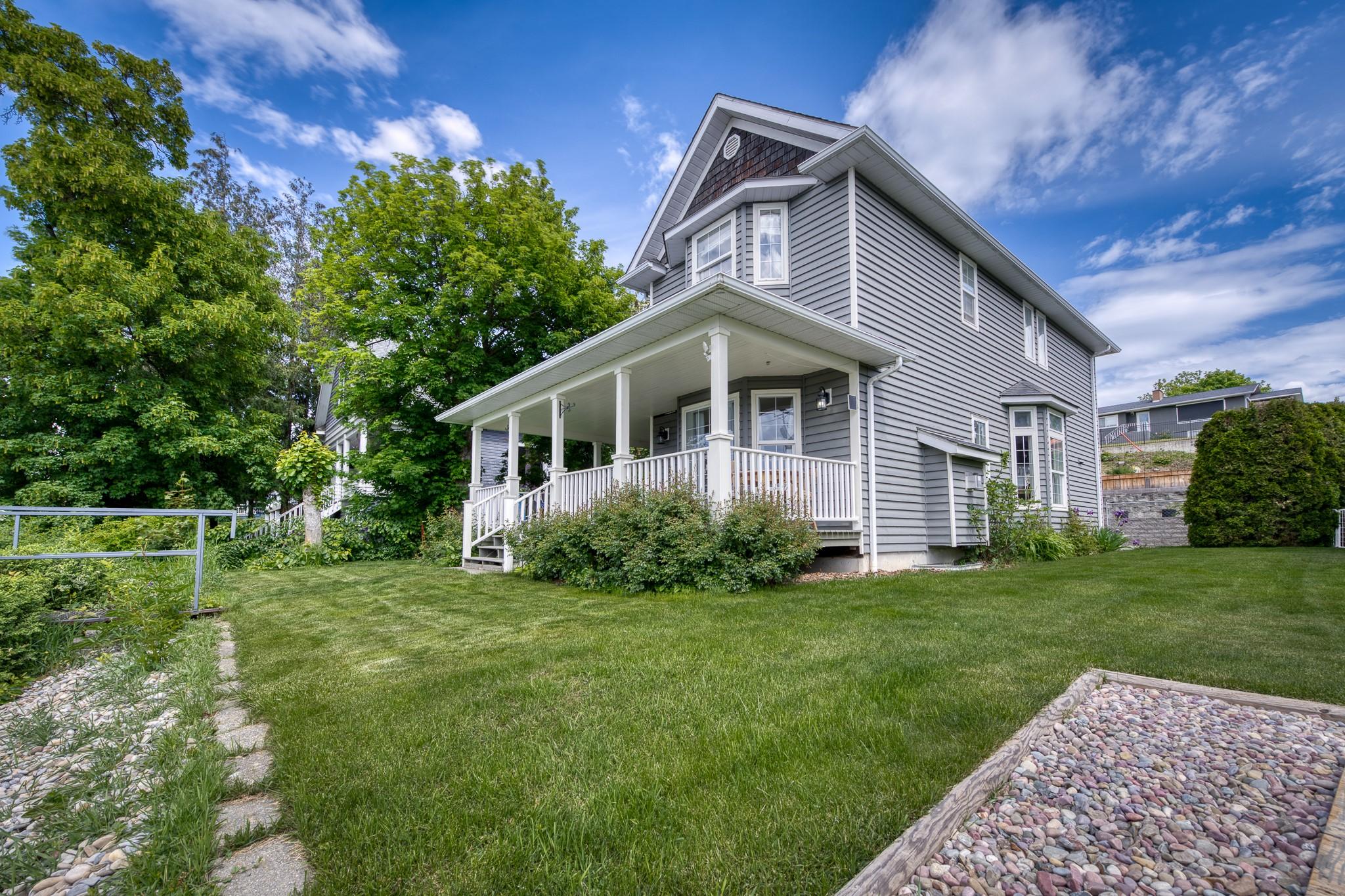 412 10Th Avenue, Creston, BC