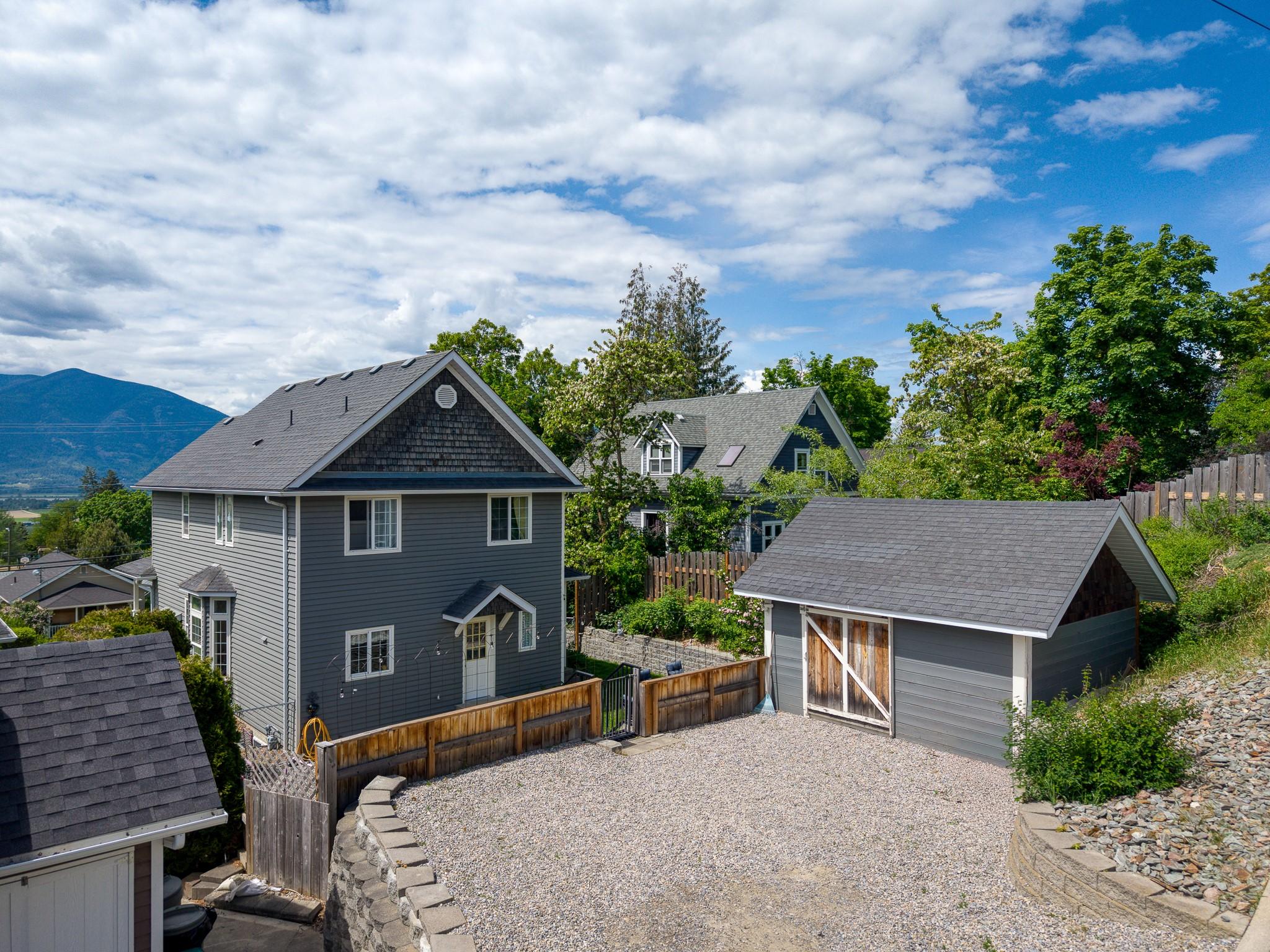 412 10Th Avenue, Creston, BC