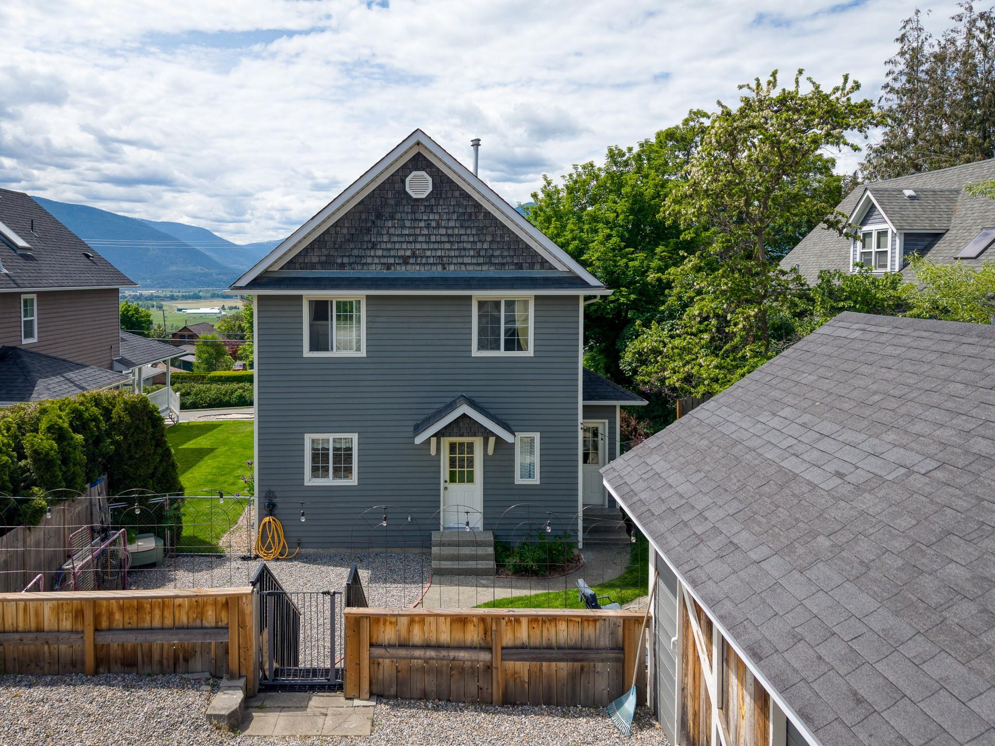 412 10Th Avenue, Creston, BC