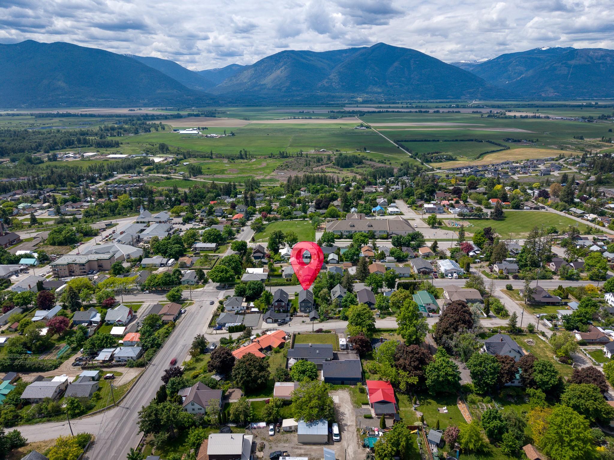 412 10Th Avenue, Creston, BC