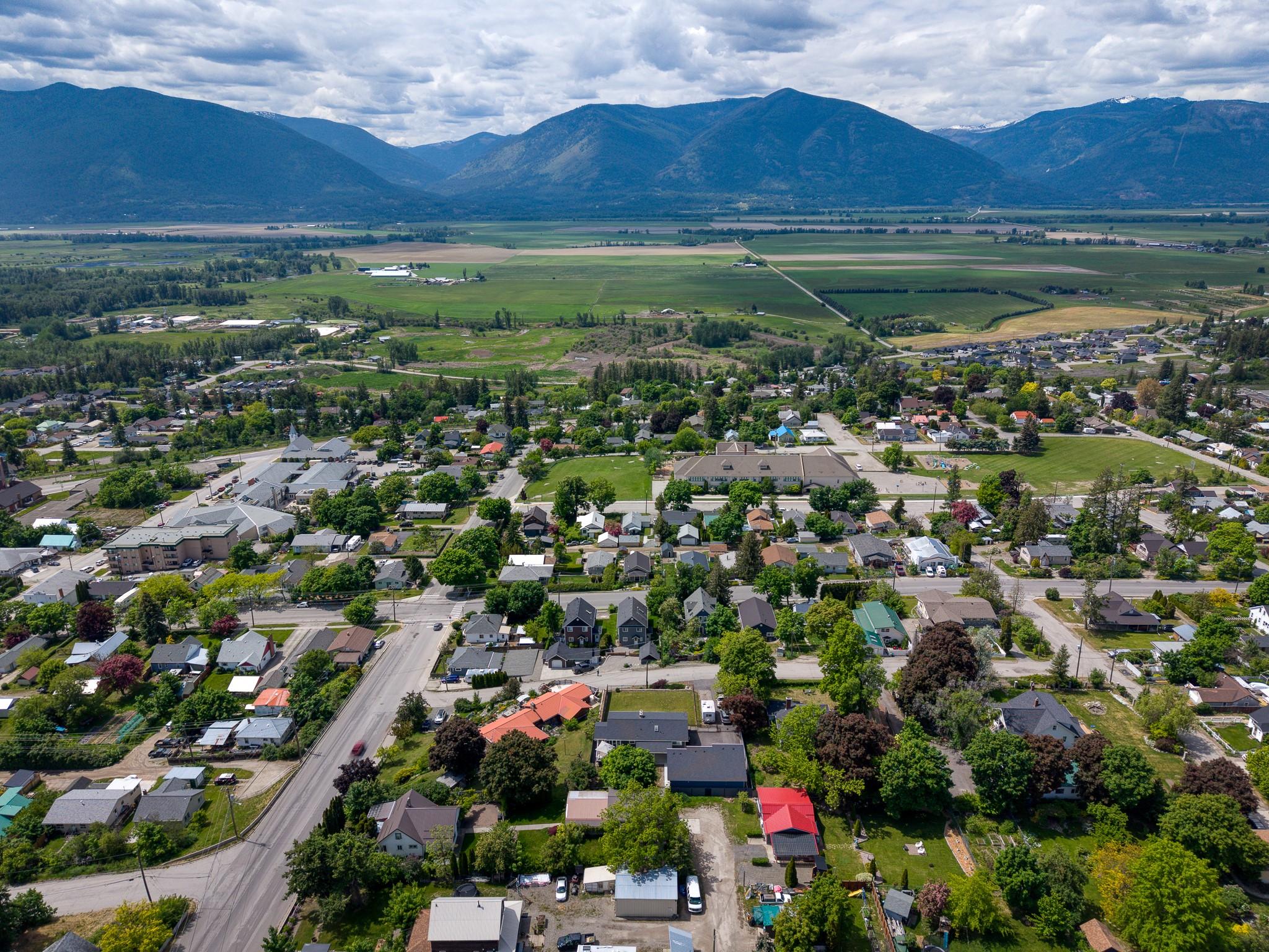 412 10Th Avenue, Creston, BC