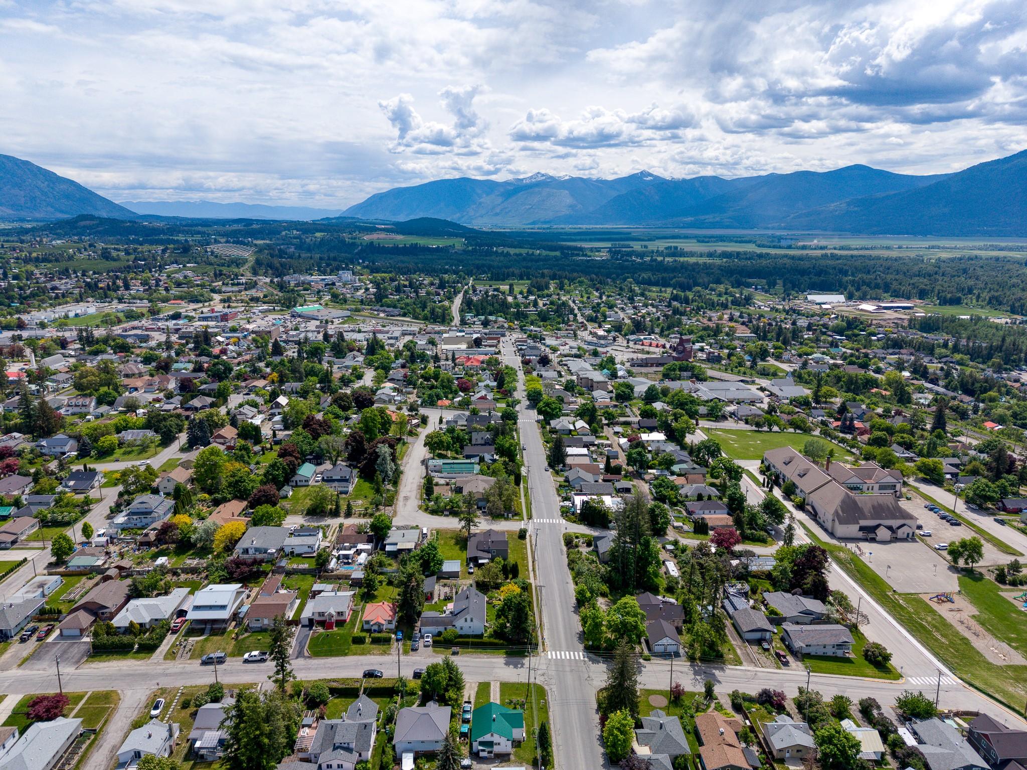 412 10Th Avenue, Creston, BC