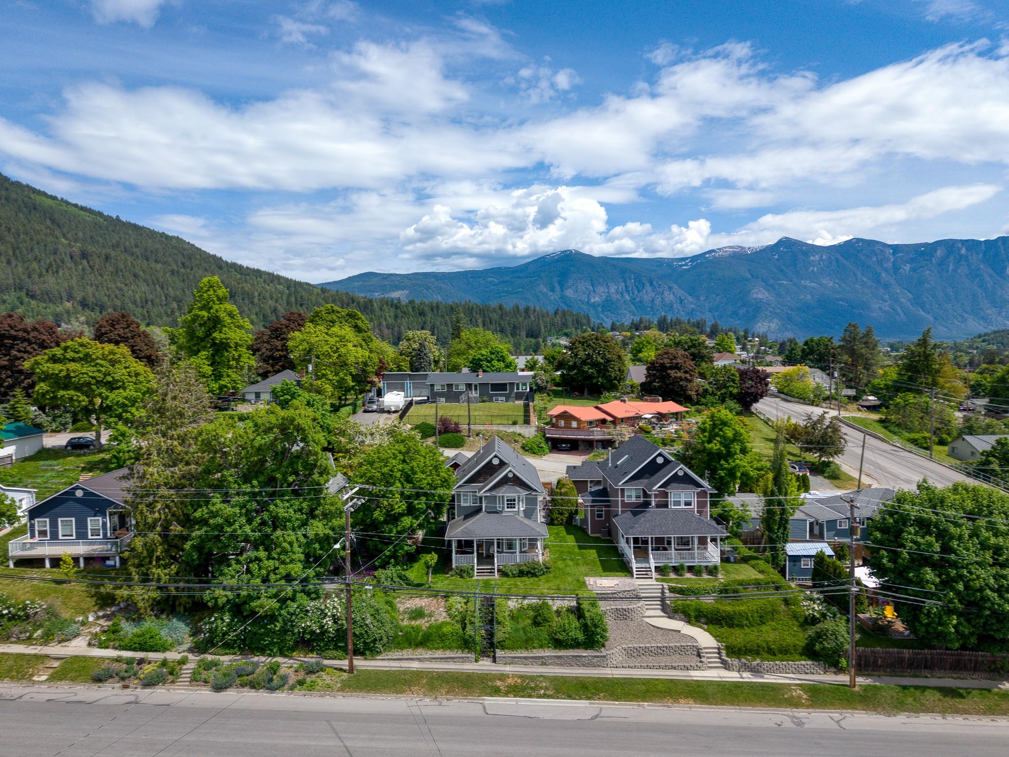 412 10Th Avenue, Creston, BC
