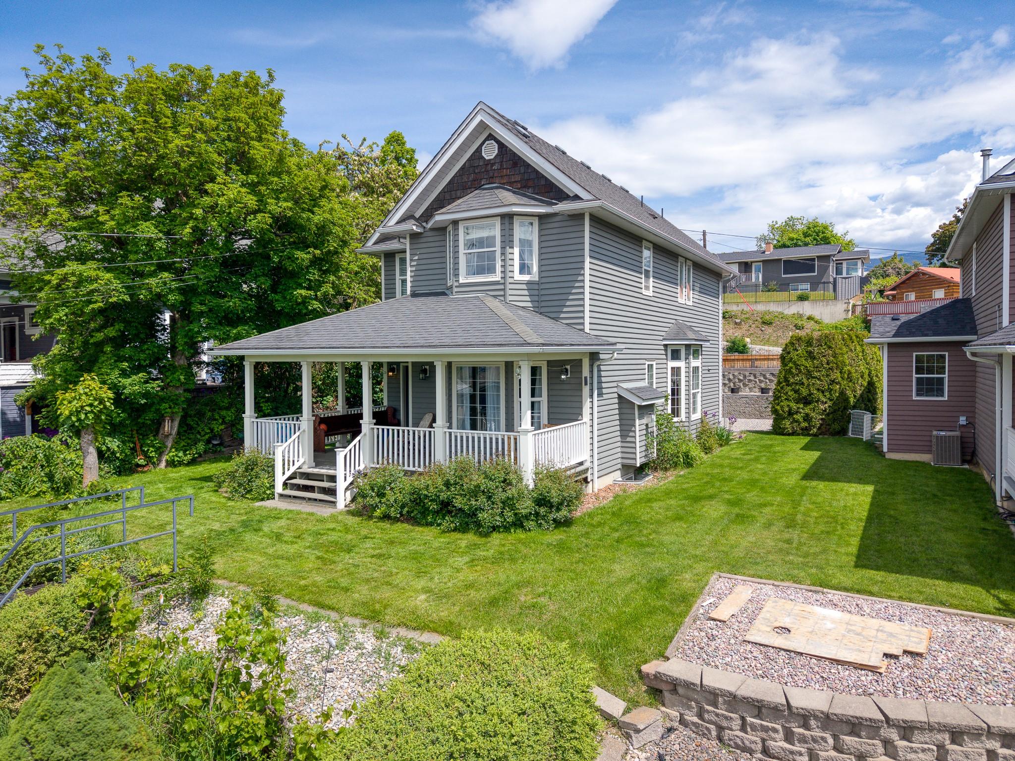 412 10Th Avenue, Creston, BC