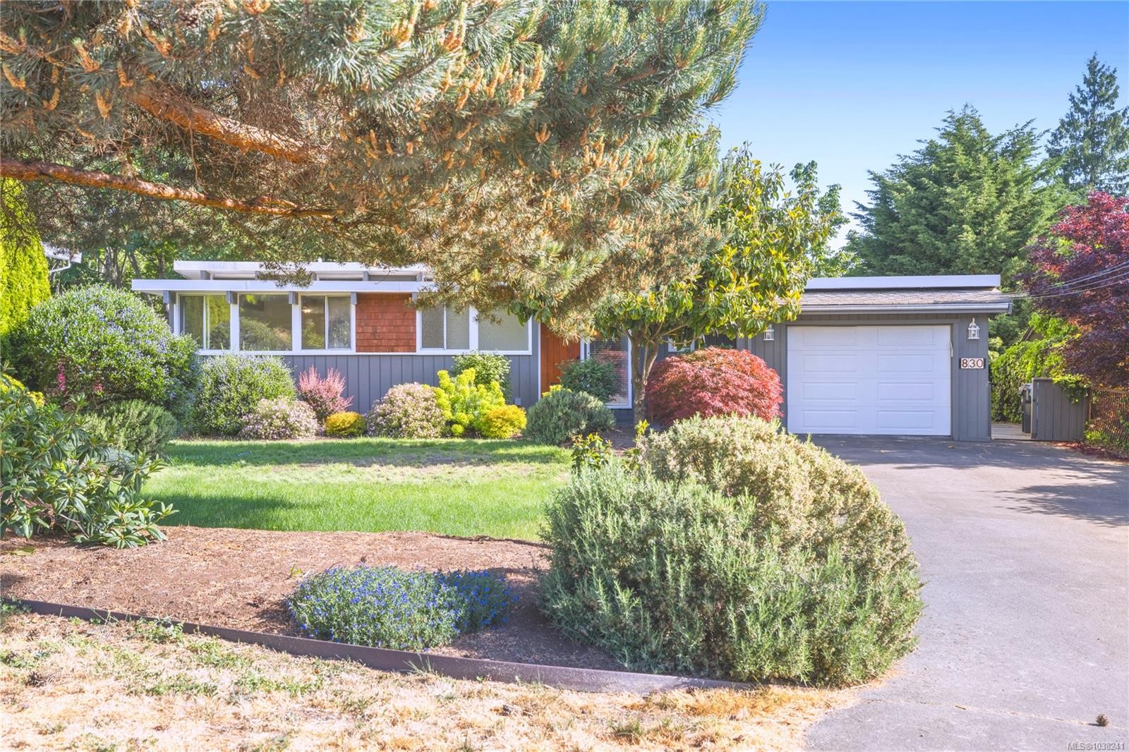 830 Beach Dr, Nanaimo, BC