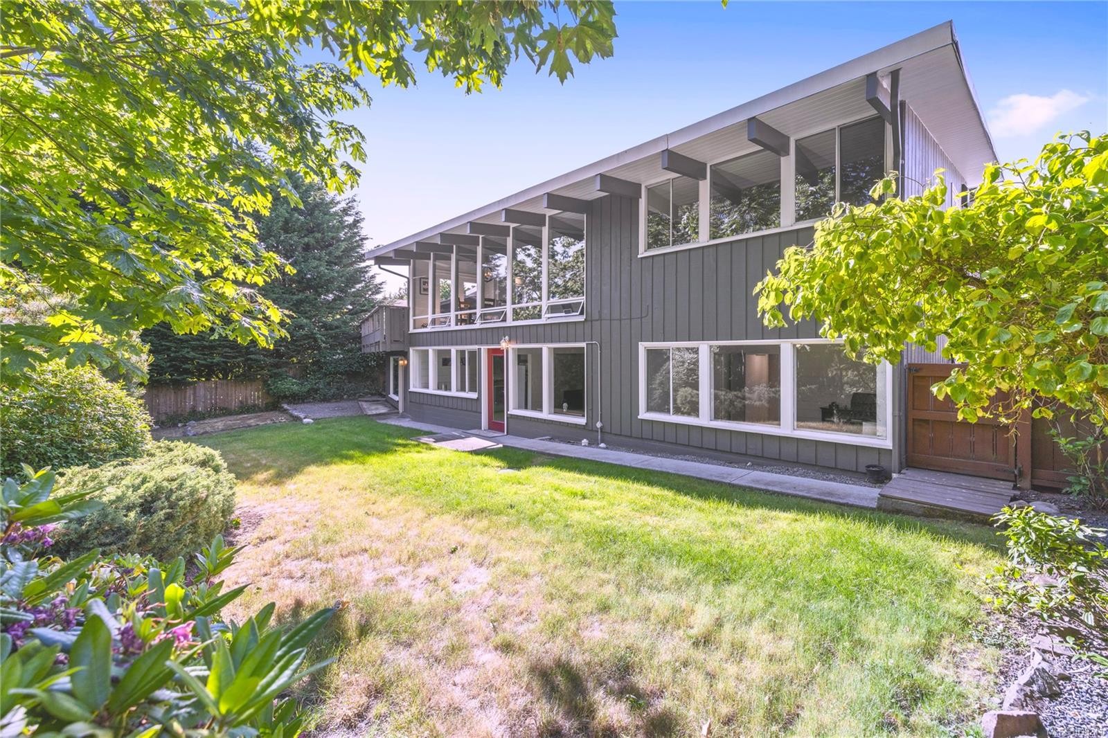 830 Beach Dr, Nanaimo, BC
