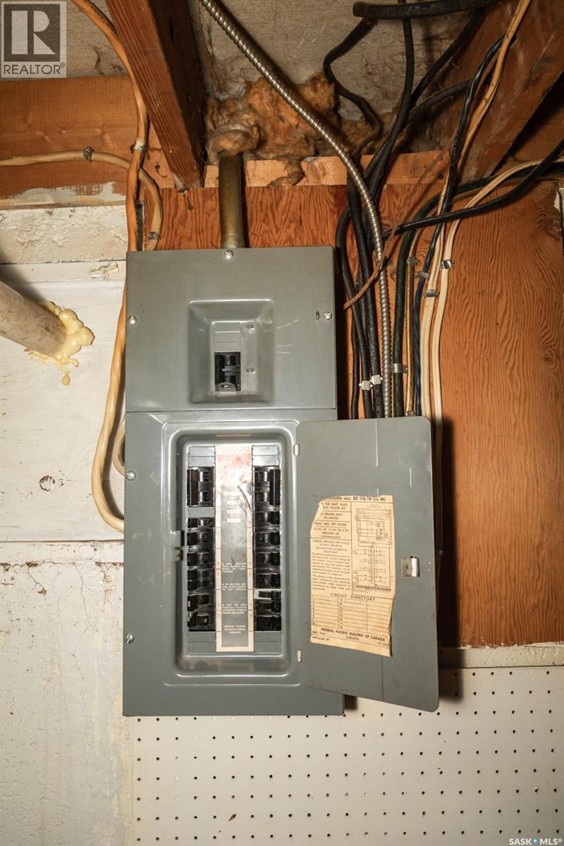 611 Saskatchewan Avenue, Kerrobert, SK - Indoor Photo Showing Basement