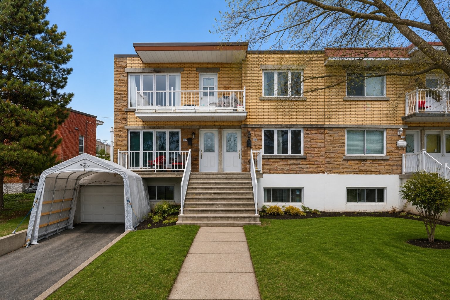 Front of Structure - 7502 Rue De Boischatel, Montréal (Saint-Léonard), QC - Outdoor