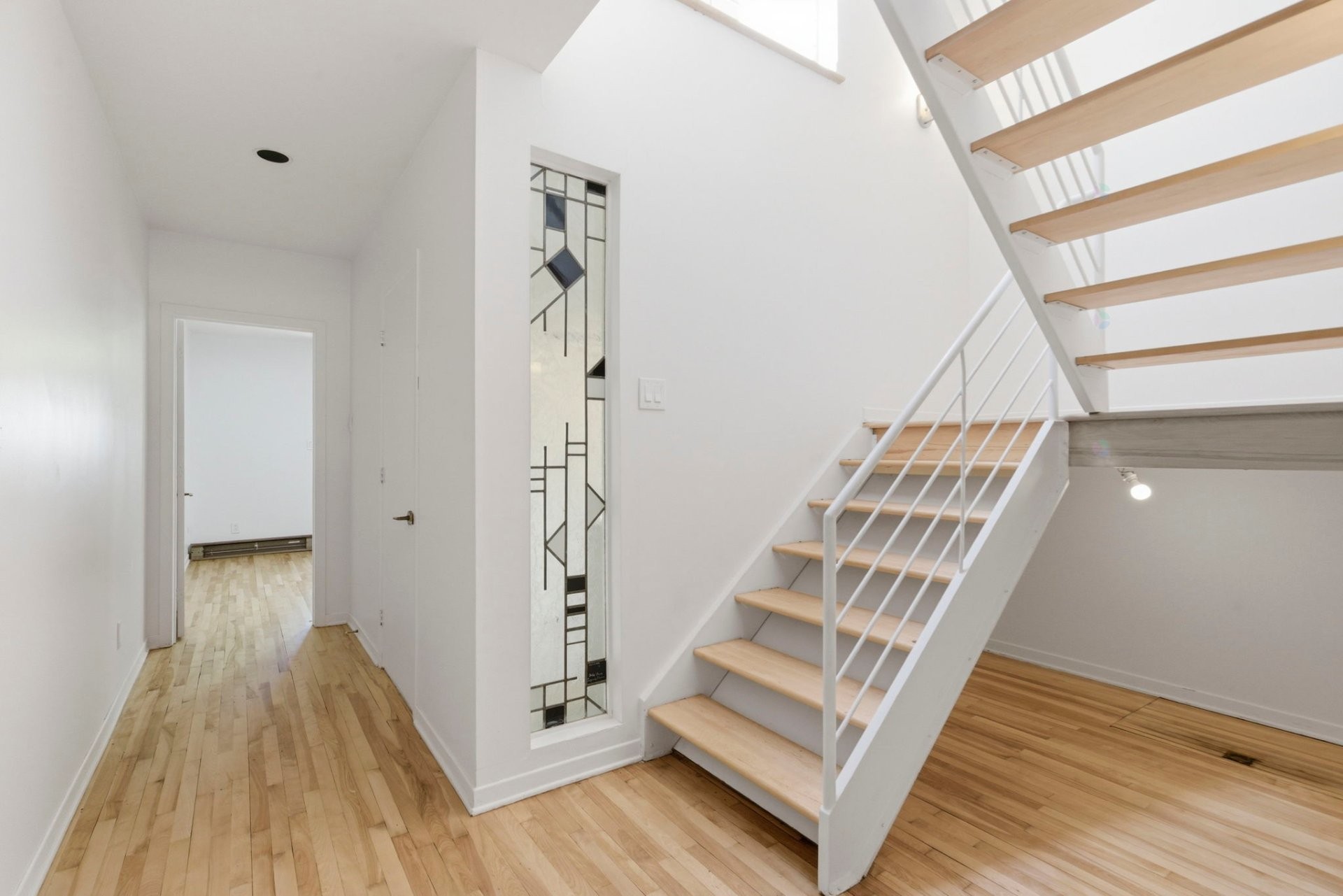 Staircase - 5032 Rue Marquette, Montréal (Le Plateau-Mont-Royal), QC - Indoor Photo Showing Other Room