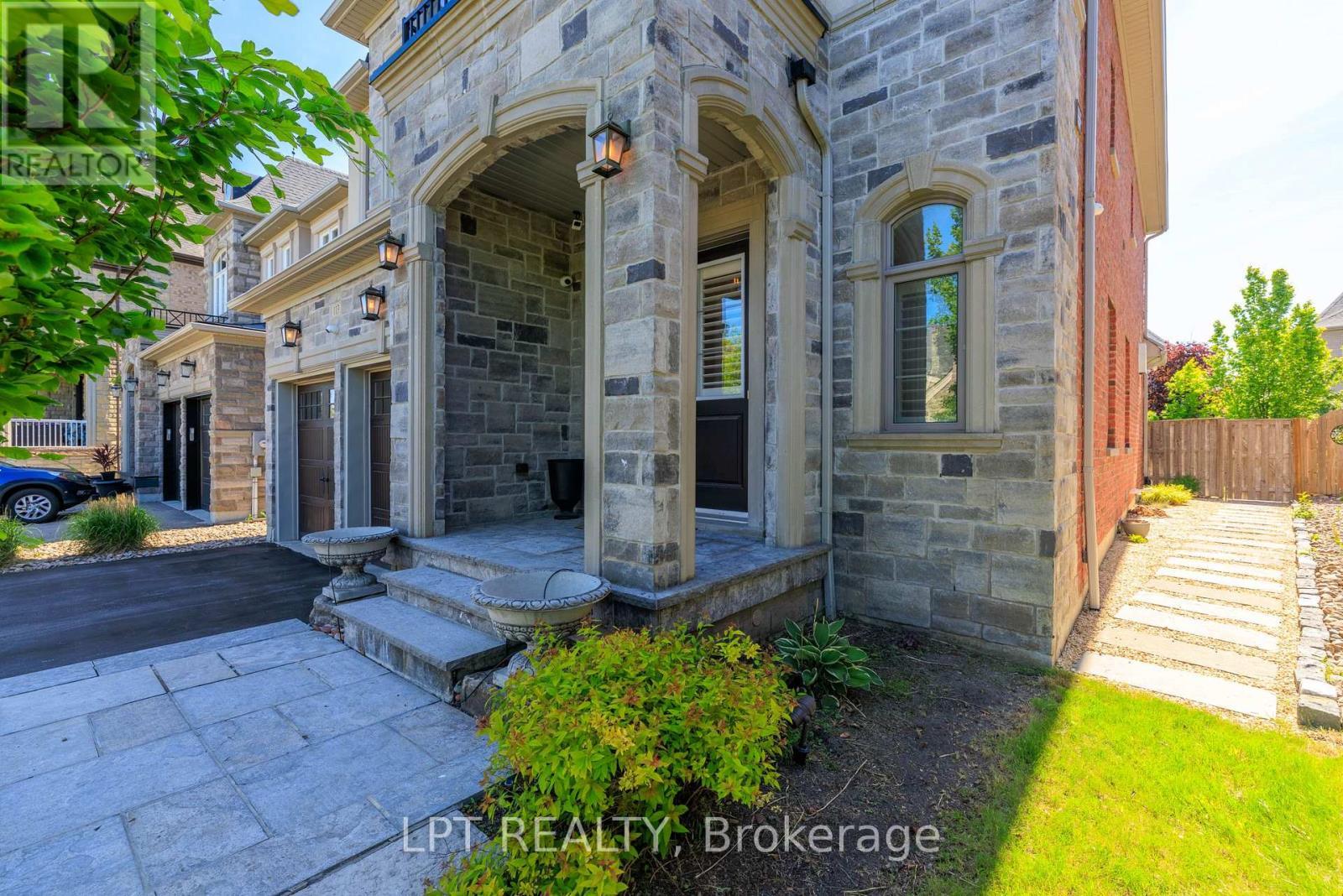 113 Burns Boulevard, King, ON