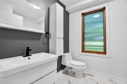 Powder room -