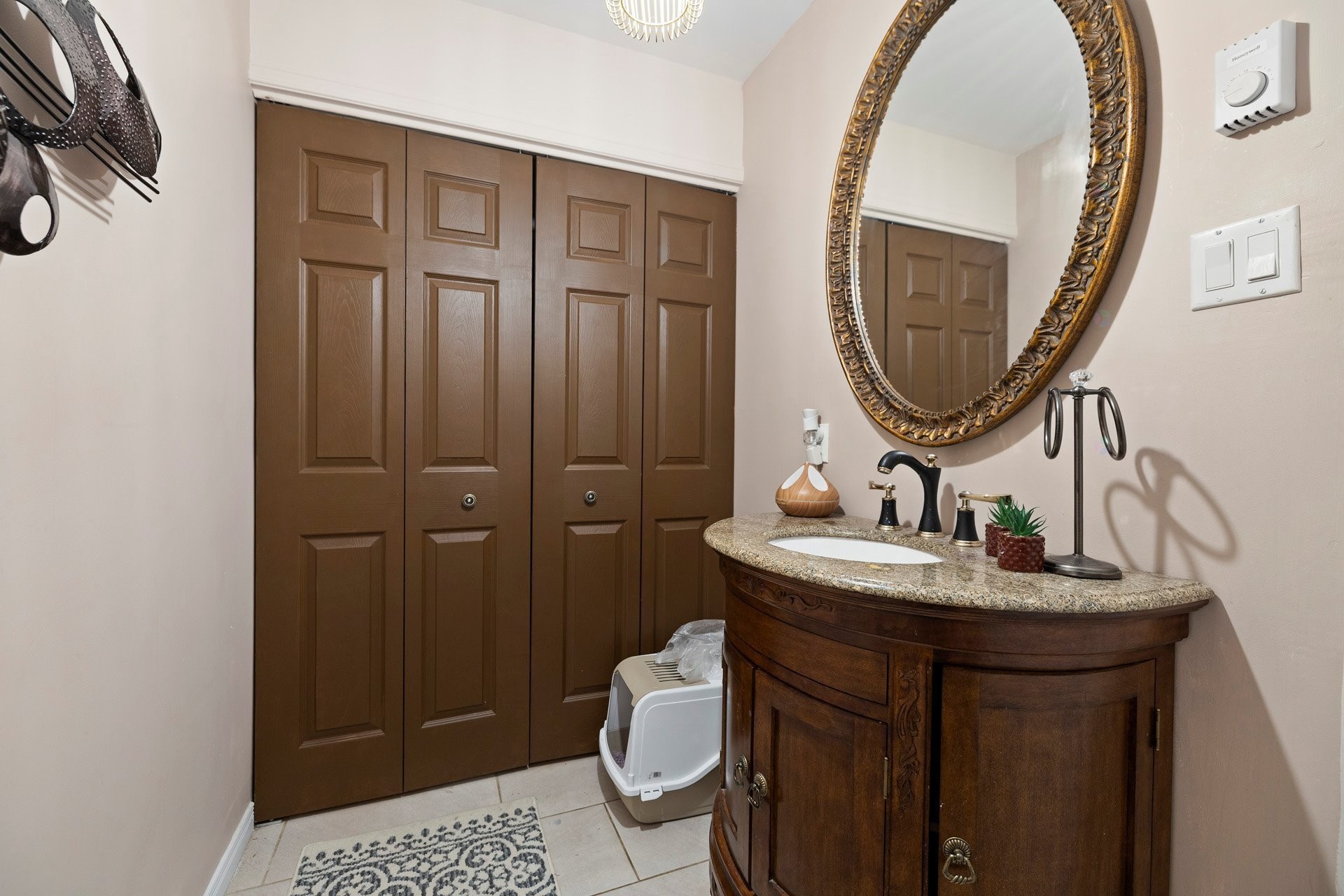 Powder room - 357B Ch. Du Fleuve, Coteau-Du-Lac, QC - Indoor Photo Showing Bathroom