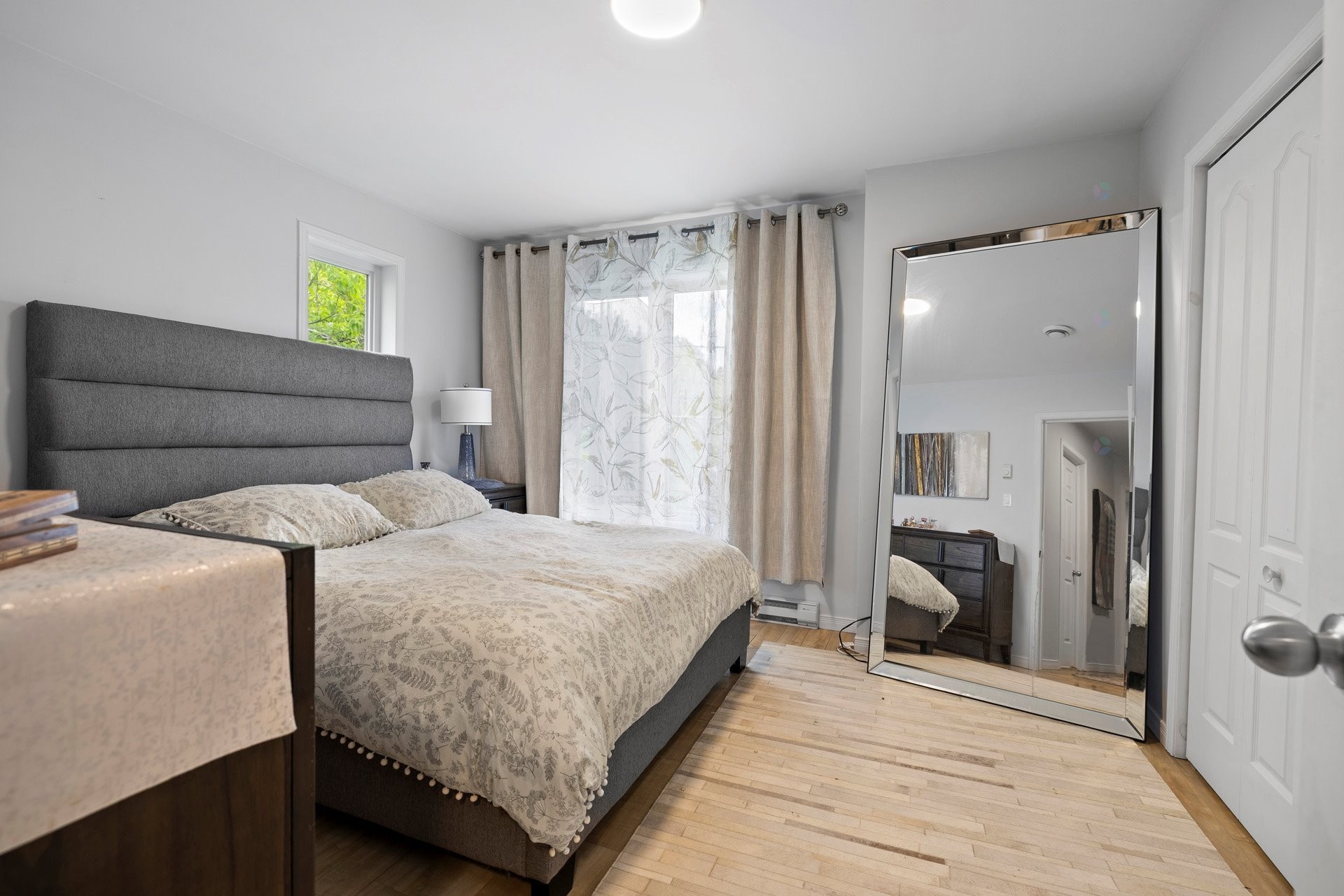 Master Bedroom - 357B Ch. Du Fleuve, Coteau-Du-Lac, QC - Indoor Photo Showing Bedroom