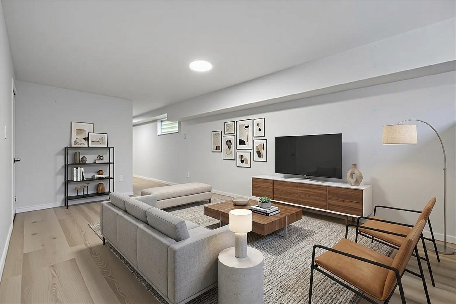 Family Room - 357B Ch. Du Fleuve, Coteau-Du-Lac, QC - Indoor Photo Showing Living Room