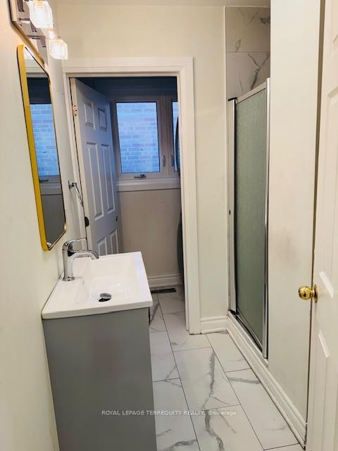 46 Orpington Crescent, Toronto, ON - Indoor