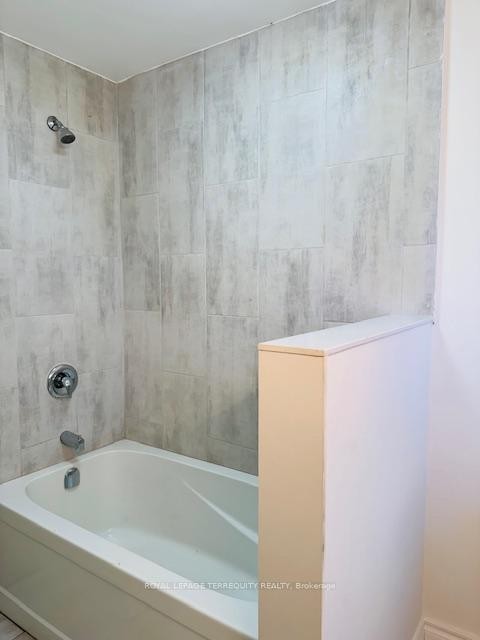46 Orpington Crescent, Toronto, ON - Indoor Photo Showing Bathroom