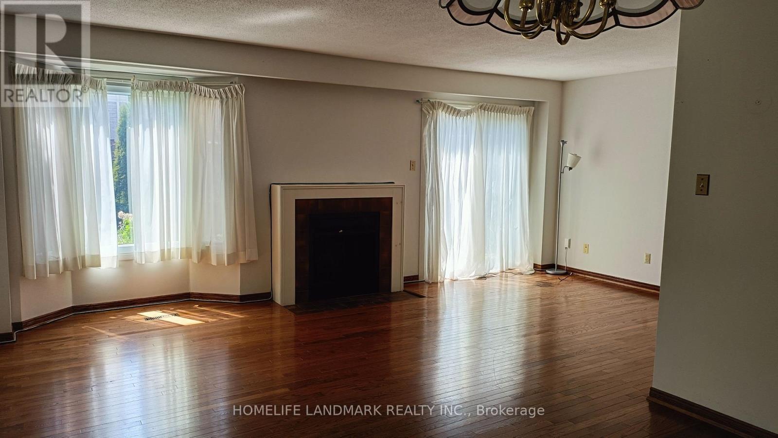 113 Wintermute Boulevard, Toronto, ON - Indoor
