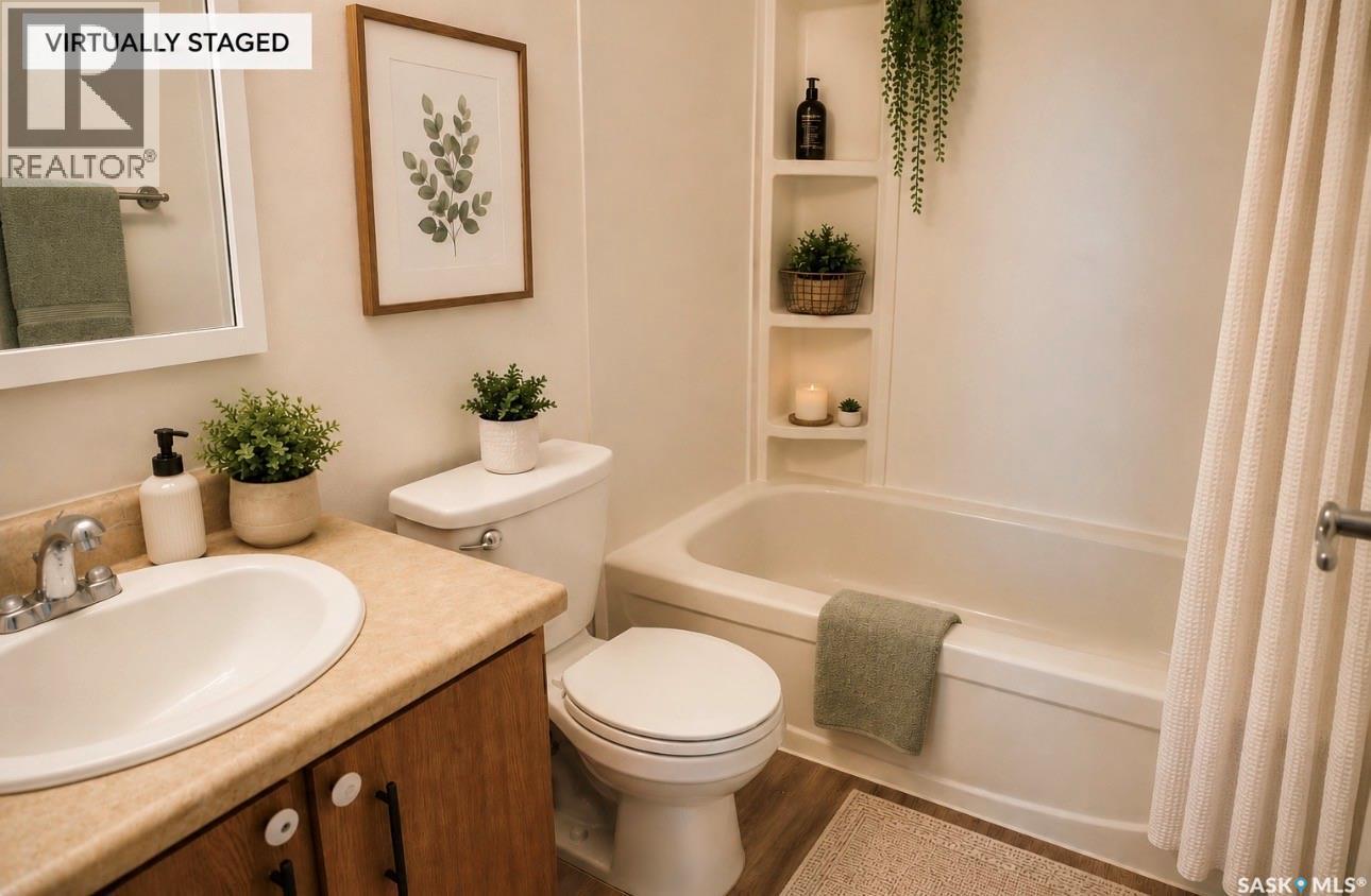 225 Westview Drive N, Coronach, SK - Indoor Photo Showing Bathroom