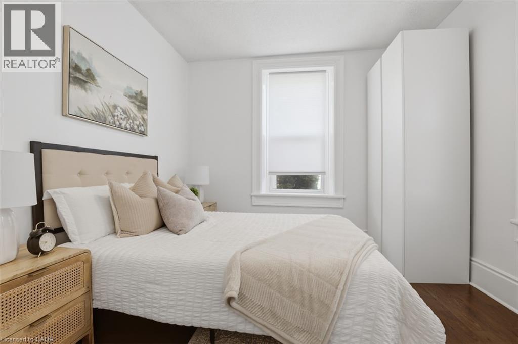 53 Eby Street S, Kitchener, ON - Indoor Photo Showing Bedroom