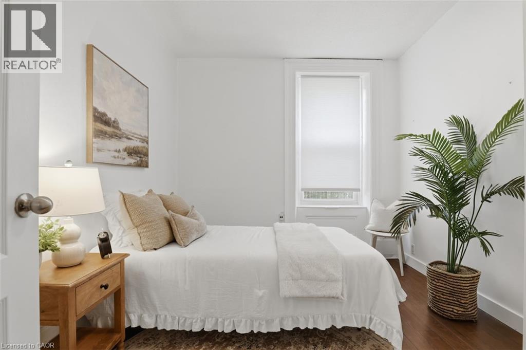 53 Eby Street S, Kitchener, ON - Indoor Photo Showing Bedroom