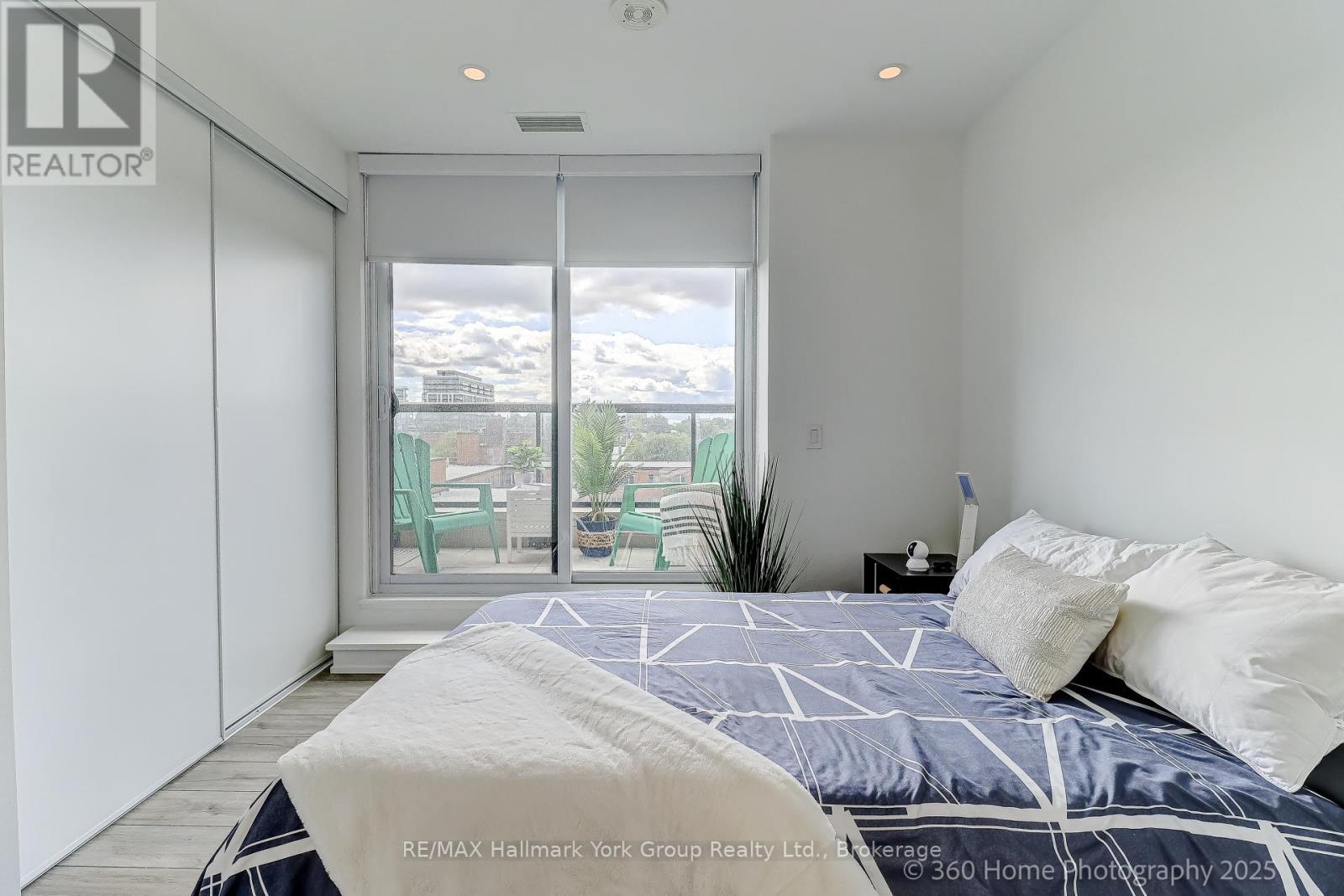 534 - 3100 Keele Street, Toronto (Downsview-Roding-Cfb), ON - Indoor Photo Showing Bedroom