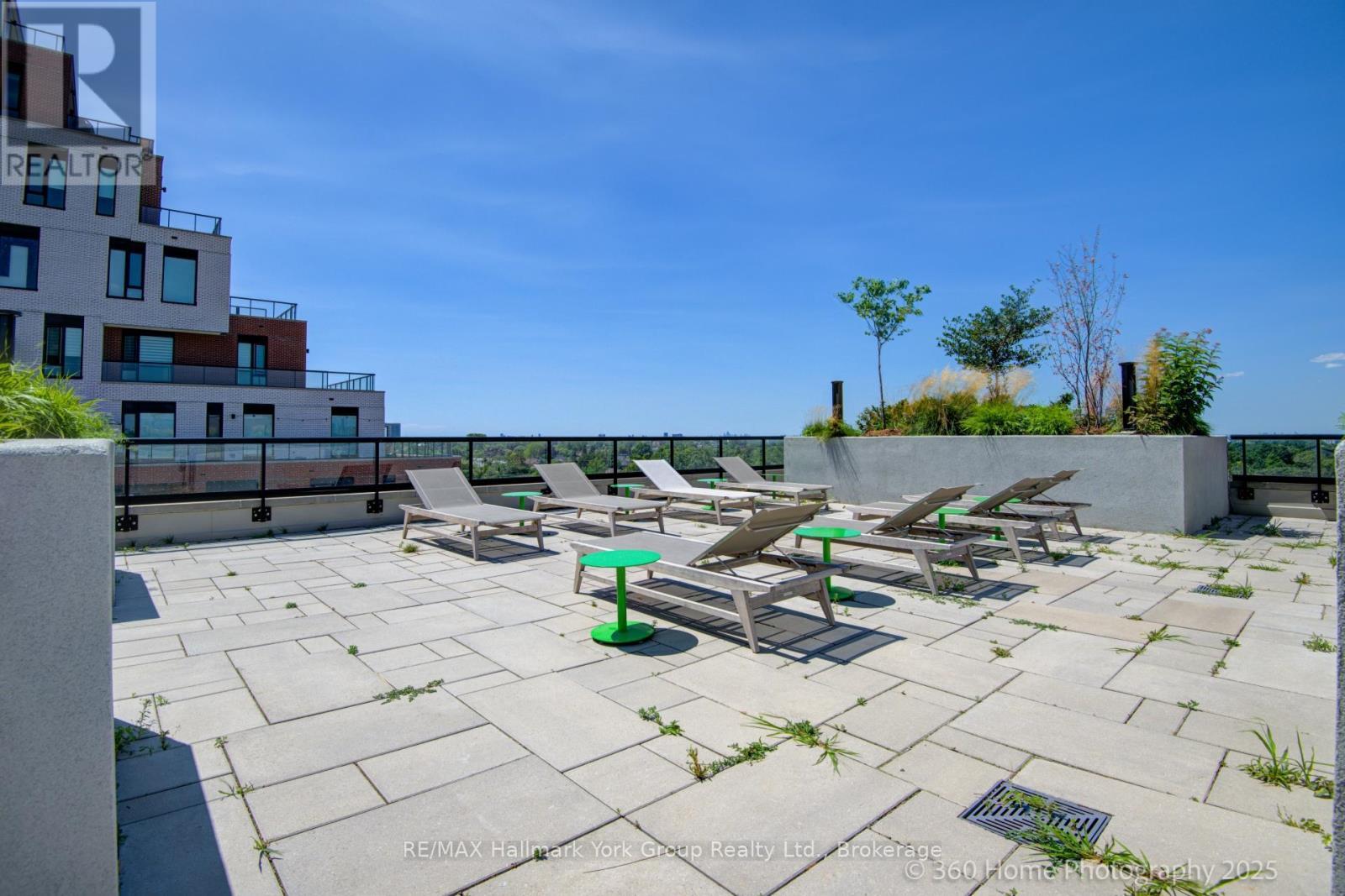 534 - 3100 Keele Street, Toronto (Downsview-Roding-Cfb), ON - Outdoor