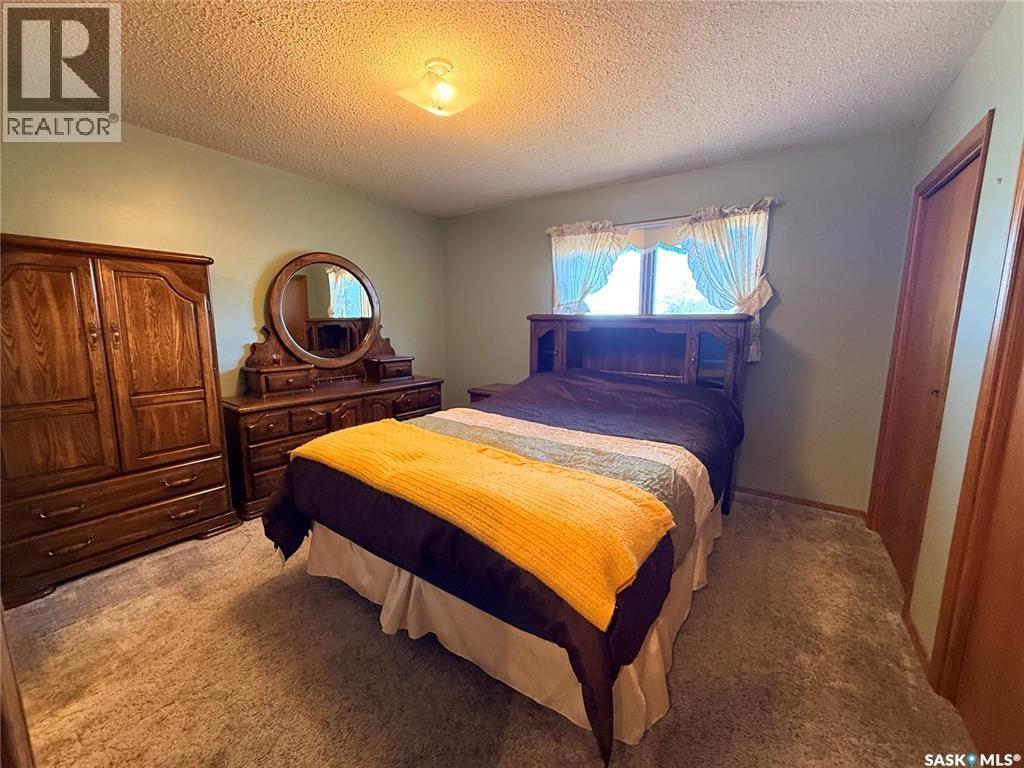 4419 Centre Street, Cadillac, SK - Indoor Photo Showing Bedroom
