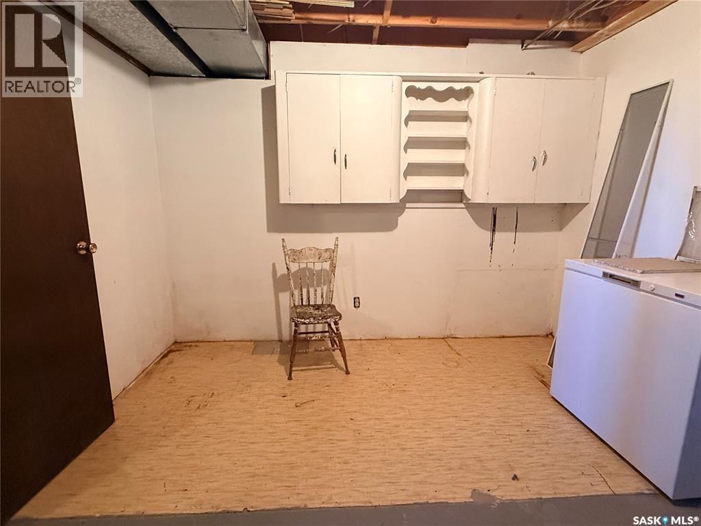 4419 Centre Street, Cadillac, SK - Indoor Photo Showing Basement