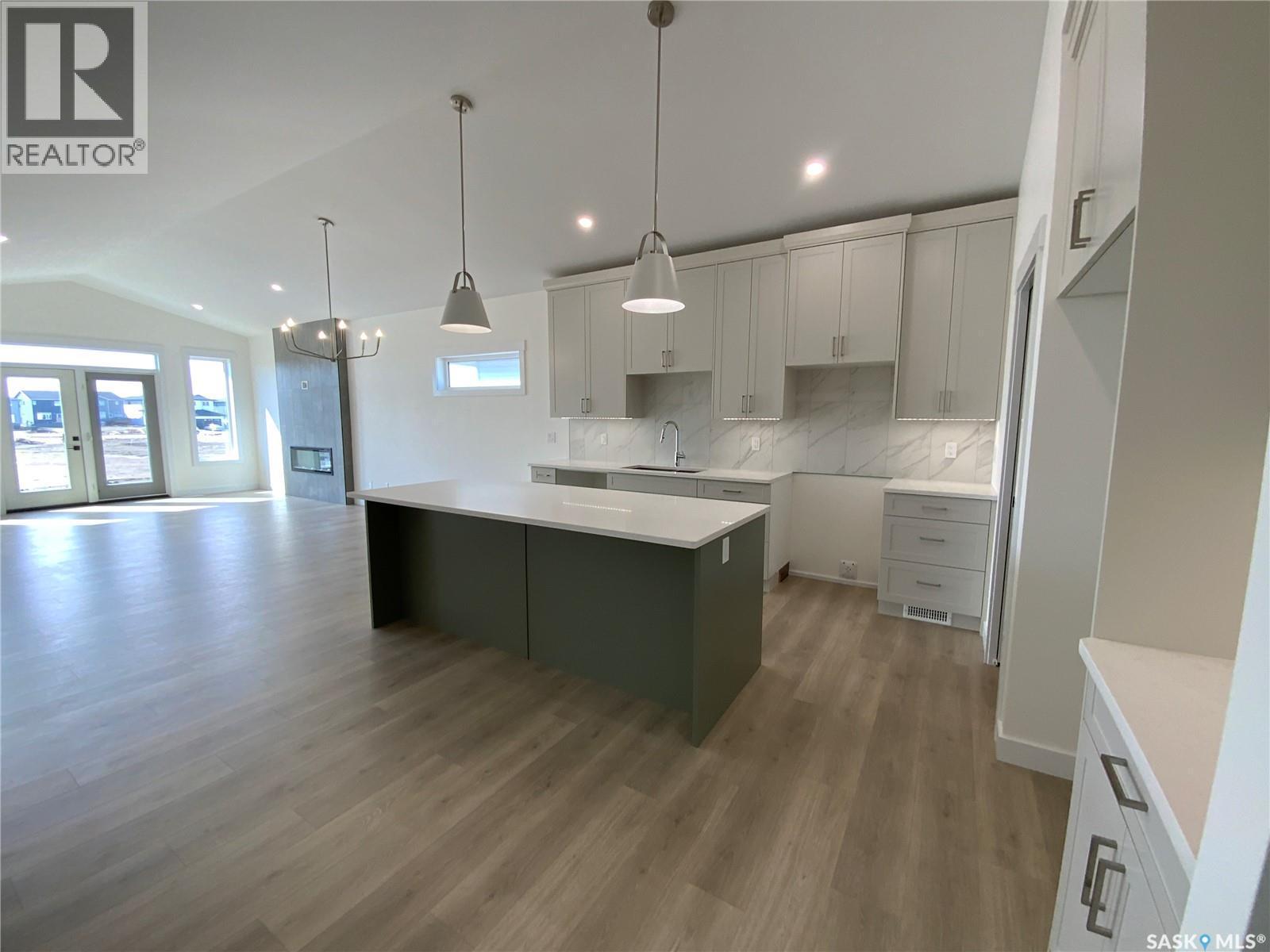242 Doran Way, Saskatoon, SK - Indoor Photo Showing Kitchen With Upgraded Kitchen