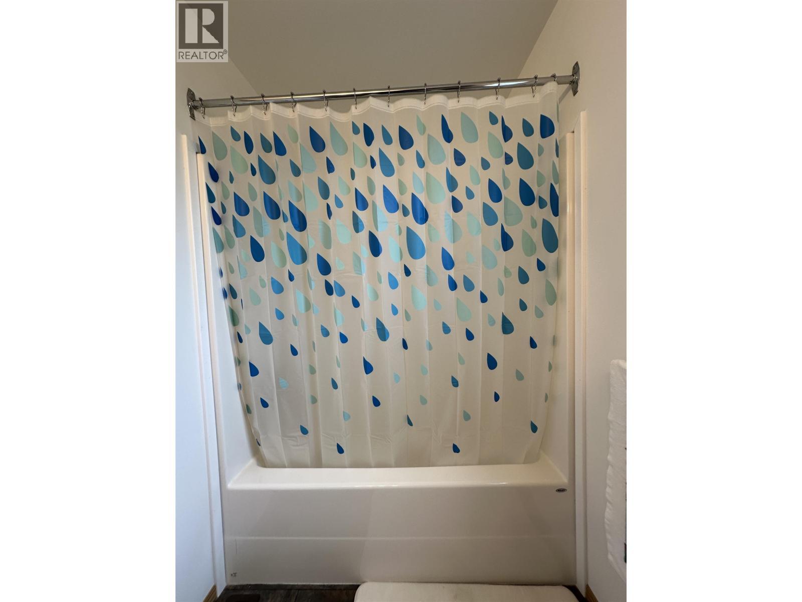 2510 North Bonaparte Road, 70 Mile House, BC - Indoor