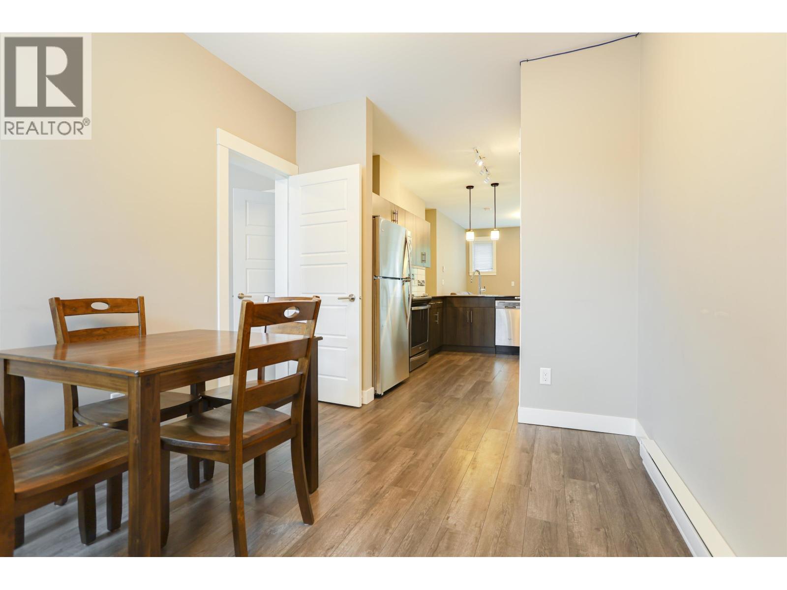 206 110 Baxter Avenue, Kitimat, BC - Indoor Photo Showing Dining Room